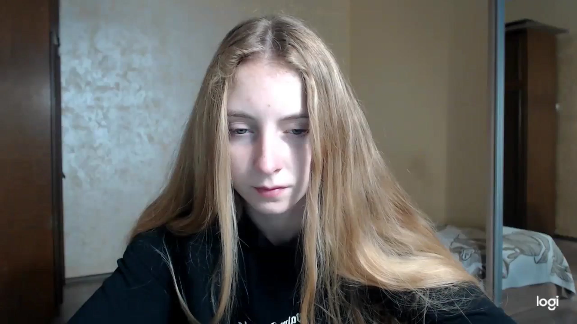 Gallery image thumbnail from LilCutie's myfreecams stream on, 11/22/2023, 12:44 image 13 of 20