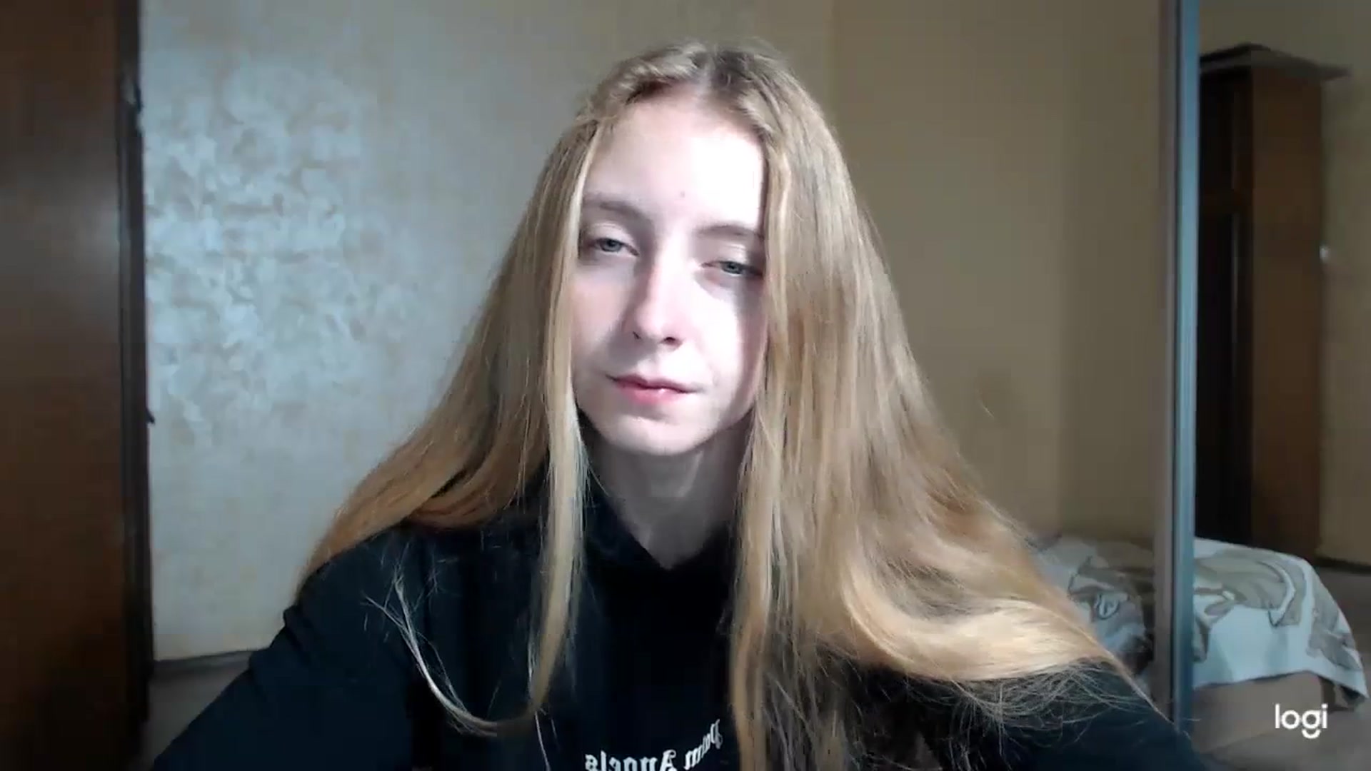 Gallery image thumbnail from LilCutie's myfreecams stream on, 11/22/2023, 12:44 image 17 of 20