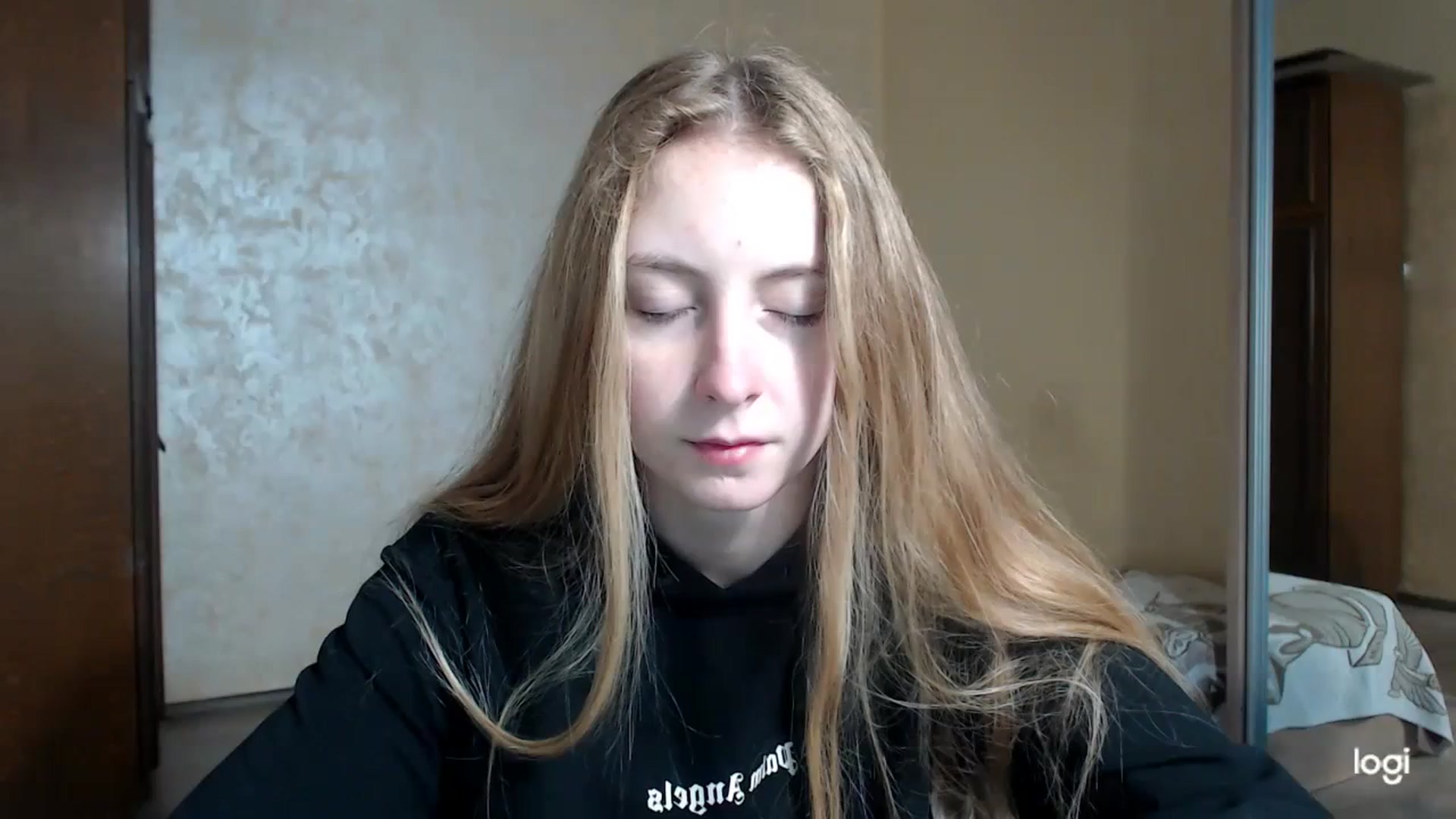 Gallery image thumbnail from LilCutie's myfreecams stream on, 11/22/2023, 12:44 image 1 of 20