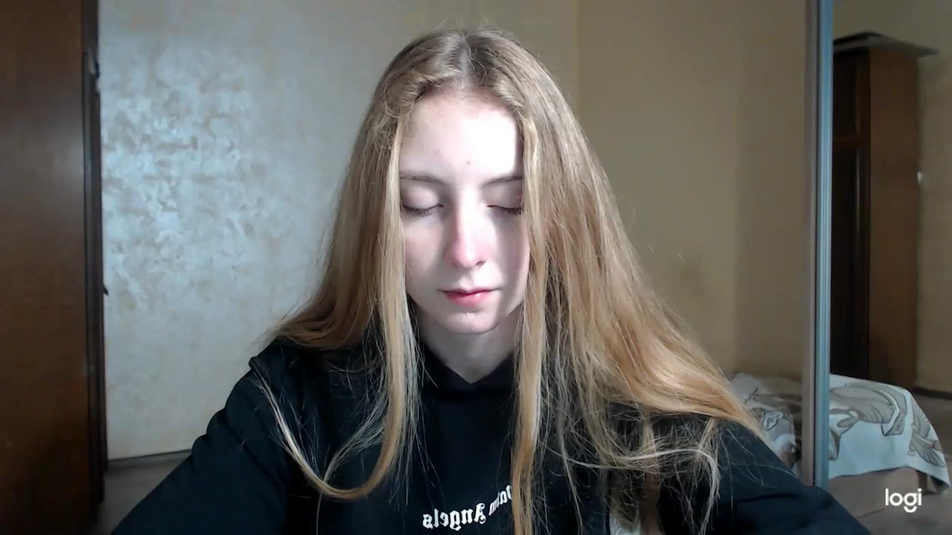Gallery image thumbnail from LilCutie's myfreecams stream on, 11/22/2023, 12:44 image 2 of 20