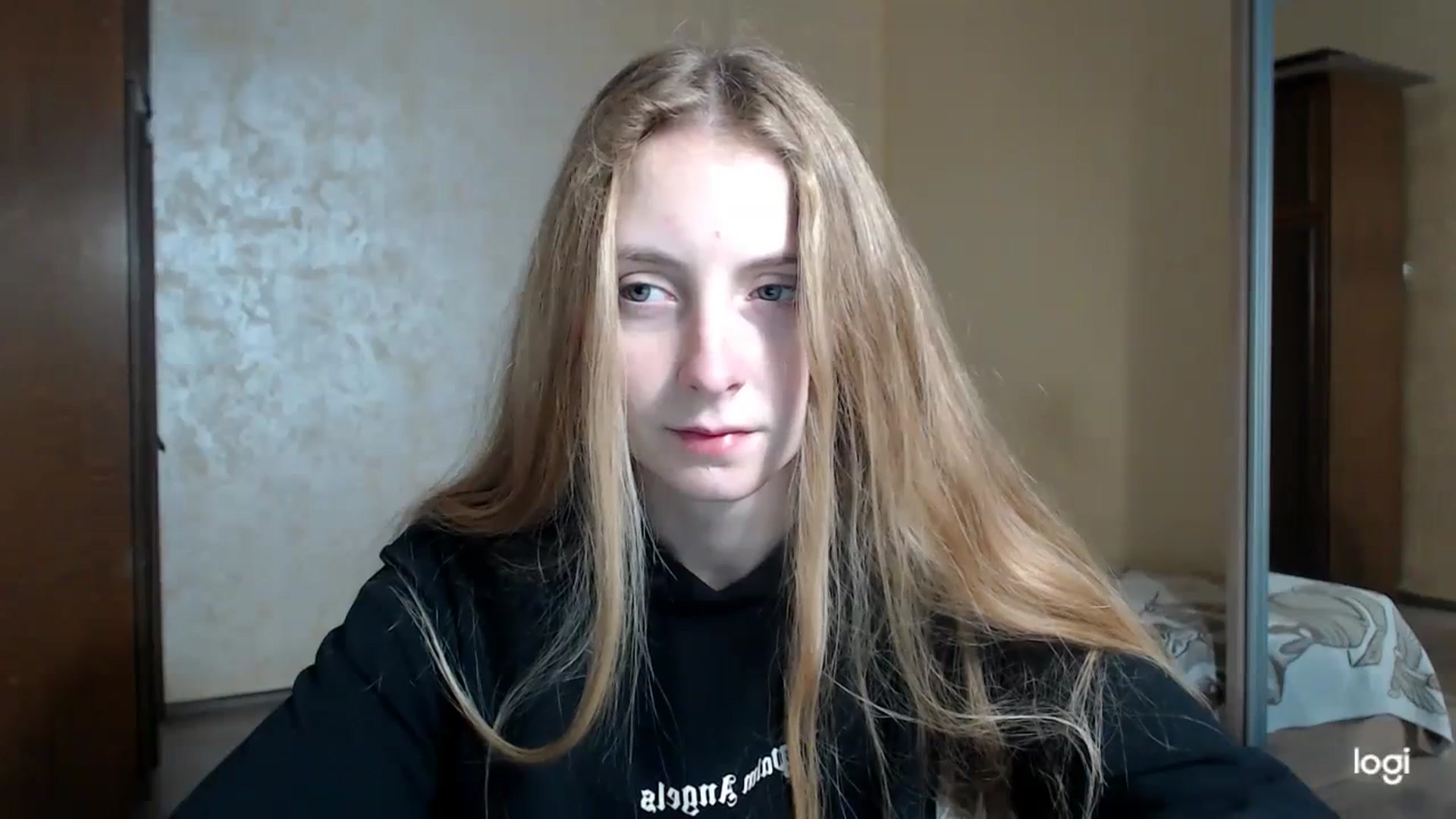 Gallery image thumbnail from LilCutie's myfreecams stream on, 11/22/2023, 12:44 image 4 of 20