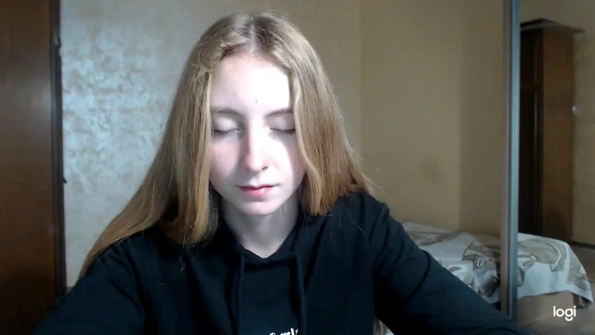 Gallery image thumbnail from LilCutie's myfreecams stream on, 11/22/2023, 13:34 image 14 of 20