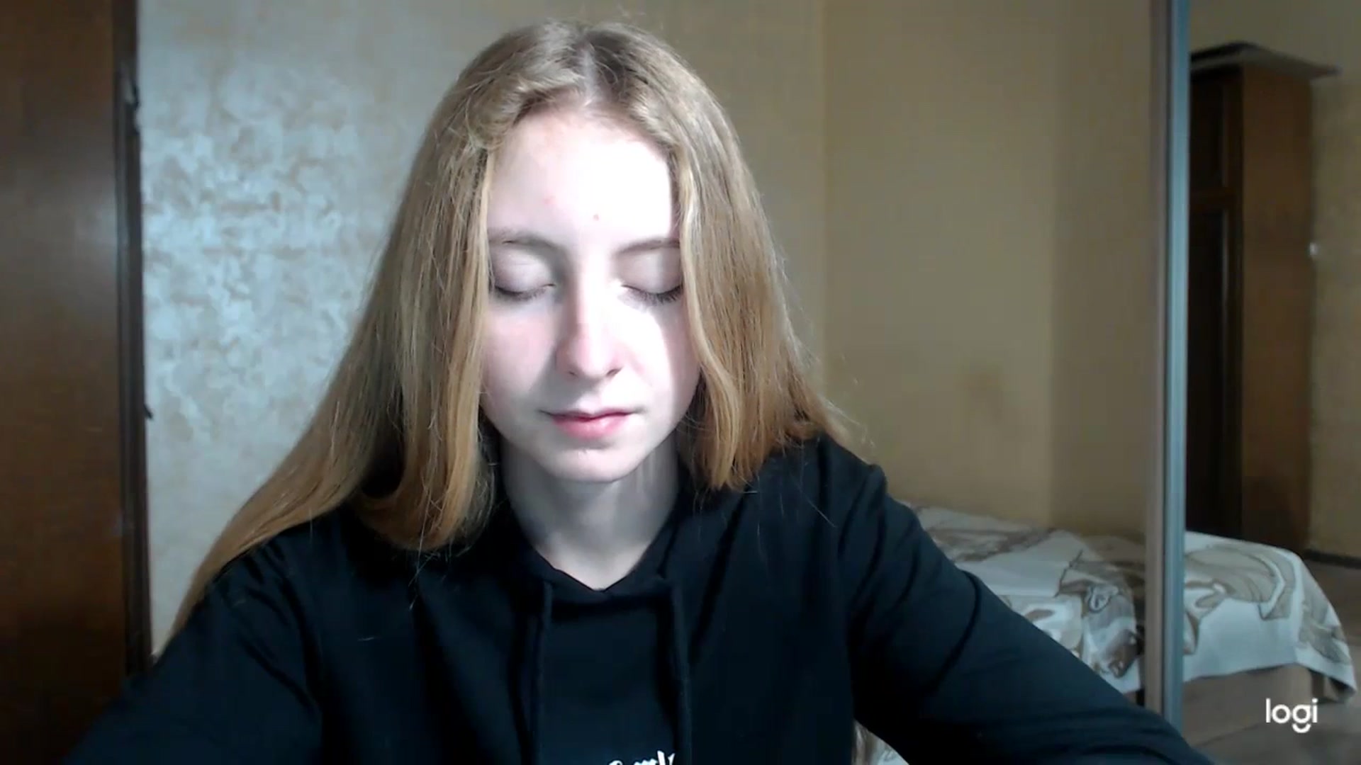 Gallery image thumbnail from LilCutie's myfreecams stream on, 11/22/2023, 13:34 image 12 of 20