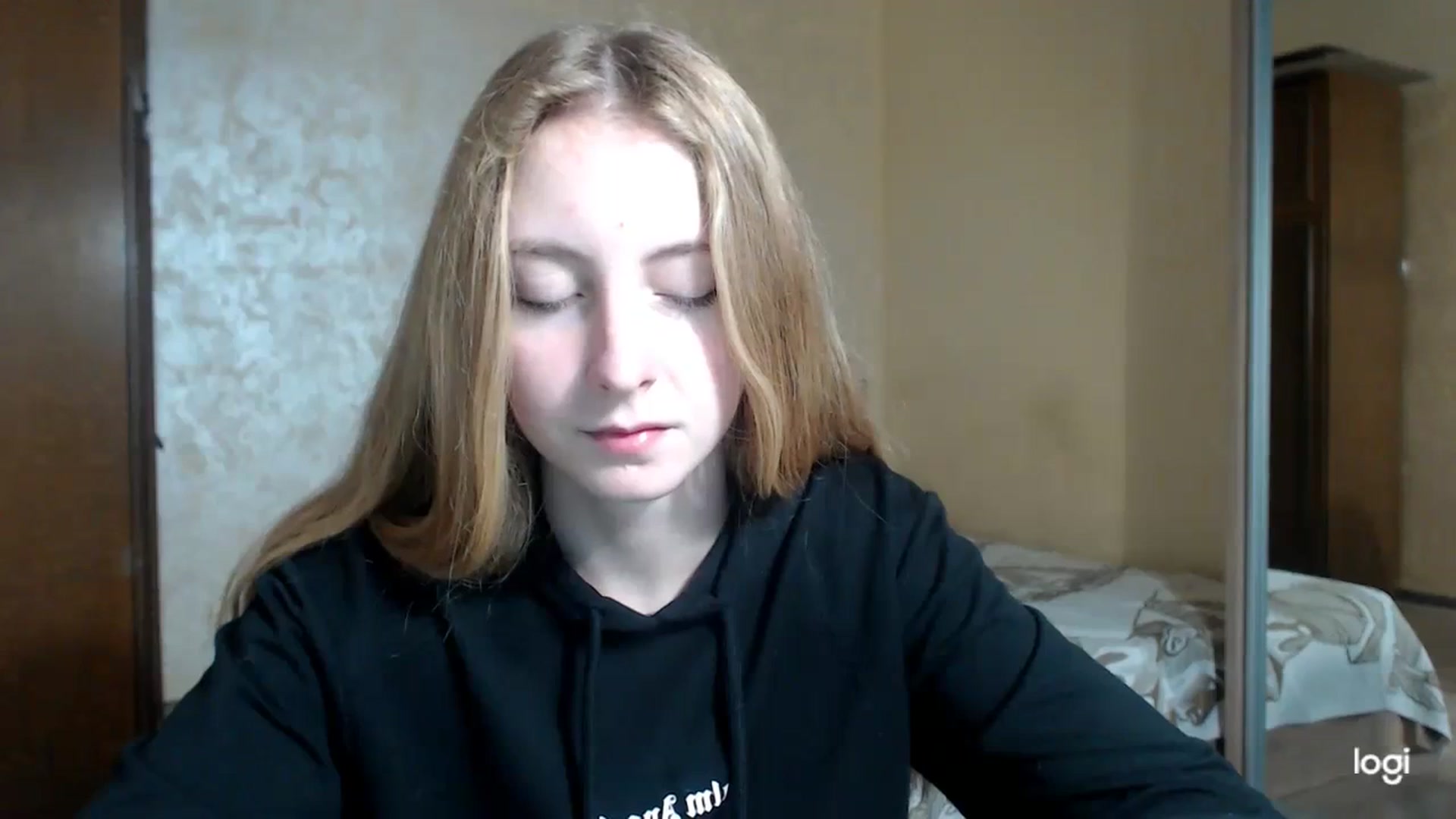 Gallery image thumbnail from LilCutie's myfreecams stream on, 11/22/2023, 13:34 image 10 of 20