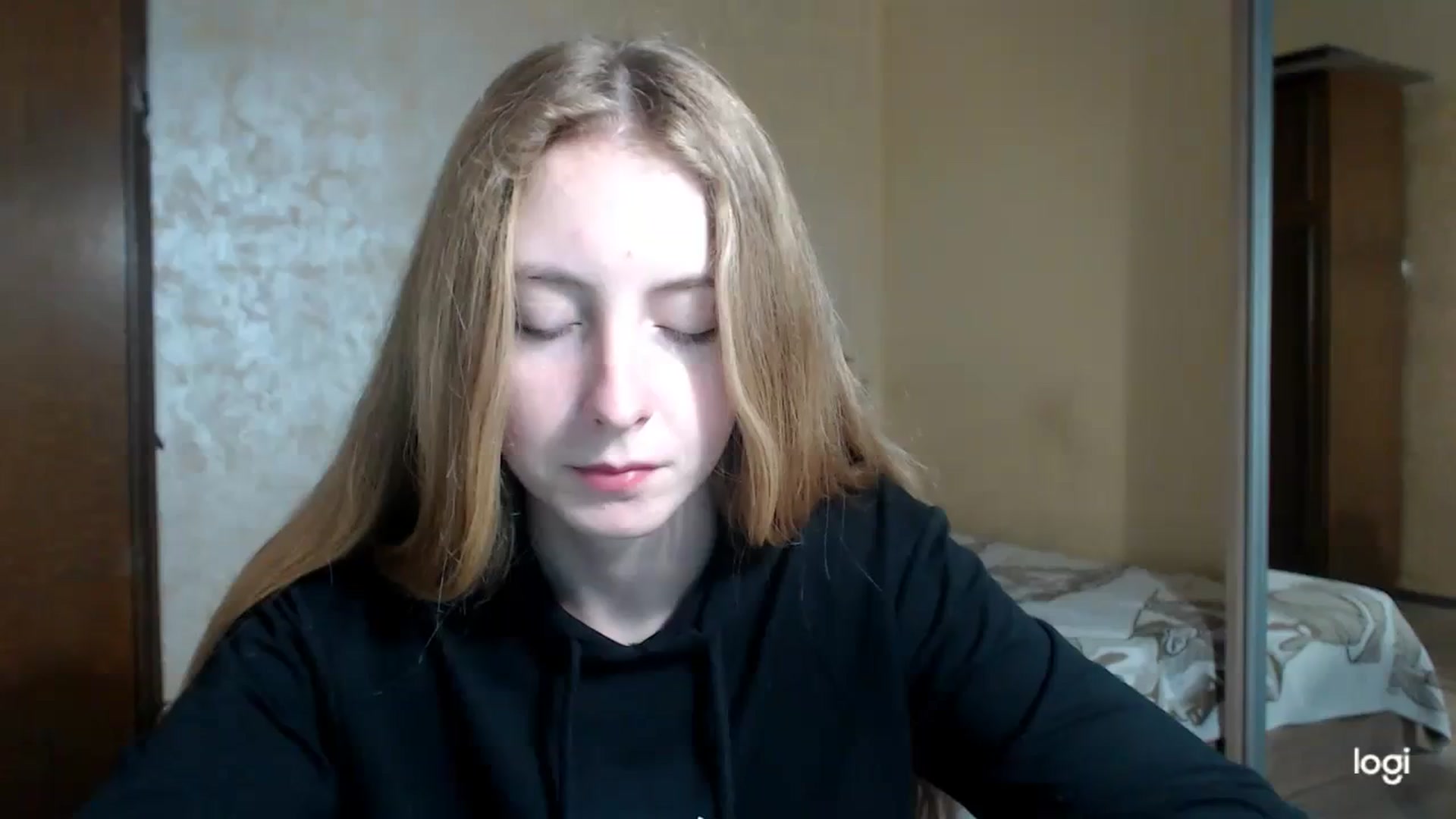 Gallery image thumbnail from LilCutie's myfreecams stream on, 11/22/2023, 13:34 image 17 of 20