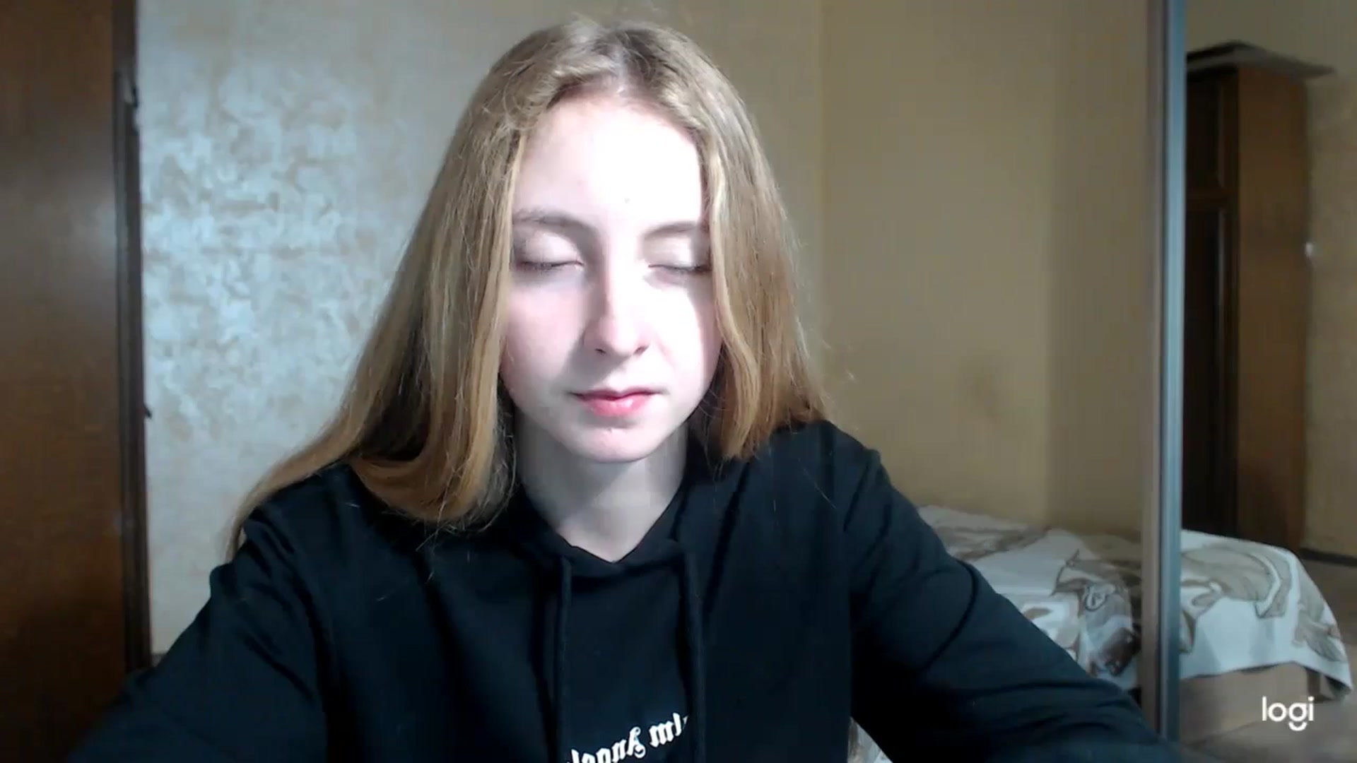 Gallery image thumbnail from LilCutie's myfreecams stream on, 11/22/2023, 13:34 image 6 of 20