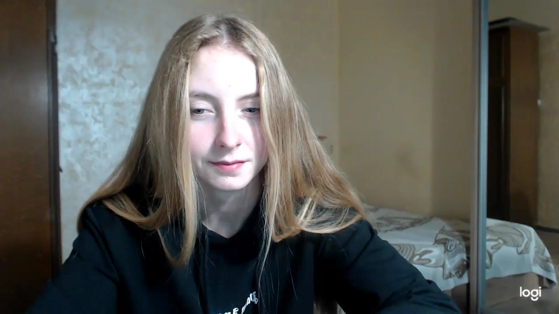 Gallery image thumbnail from LilCutie's myfreecams stream on, 11/22/2023, 13:51 image 18 of 20