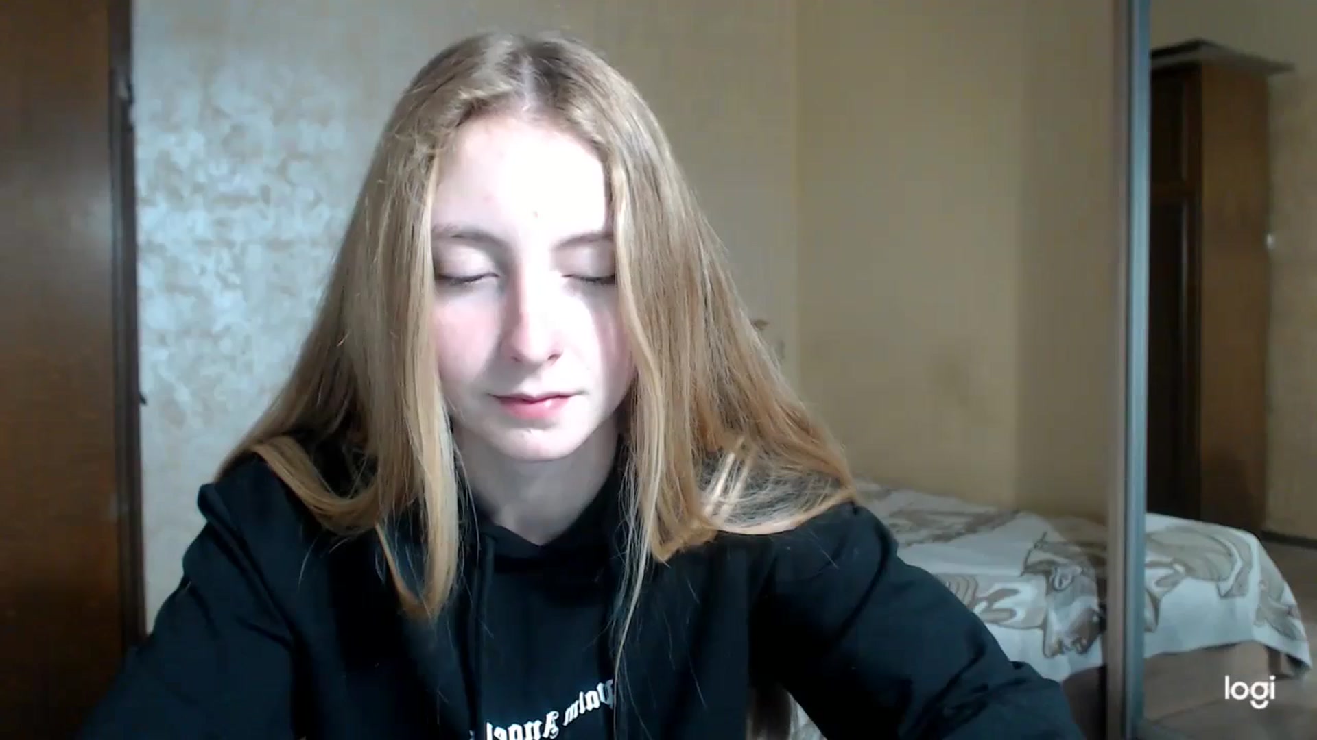 Gallery image thumbnail from LilCutie's myfreecams stream on, 11/22/2023, 13:51 image 9 of 20