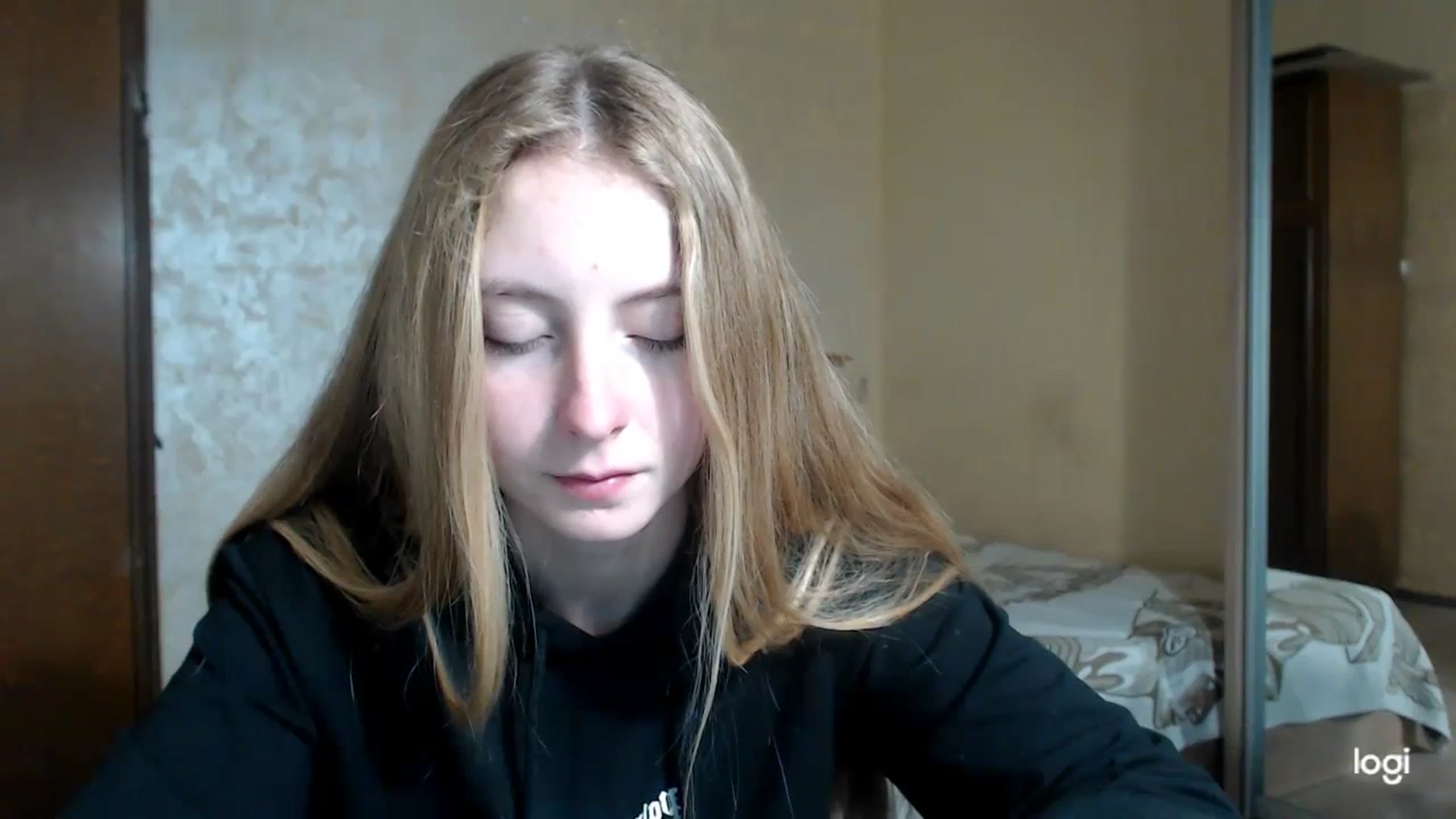 Gallery image thumbnail from LilCutie's myfreecams stream on, 11/22/2023, 13:51 image 13 of 20