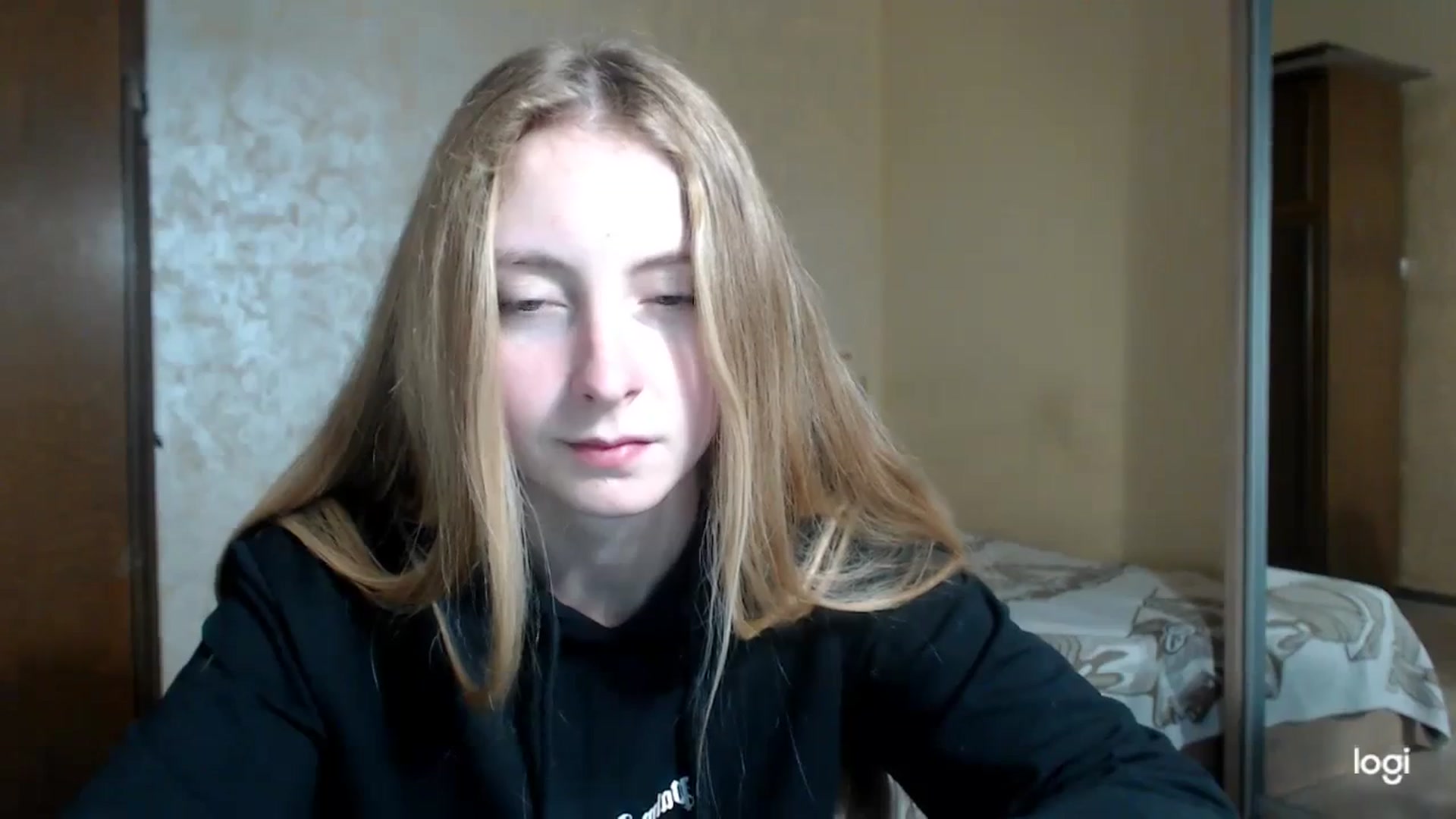 Gallery image thumbnail from LilCutie's myfreecams stream on, 11/22/2023, 13:51 image 12 of 20