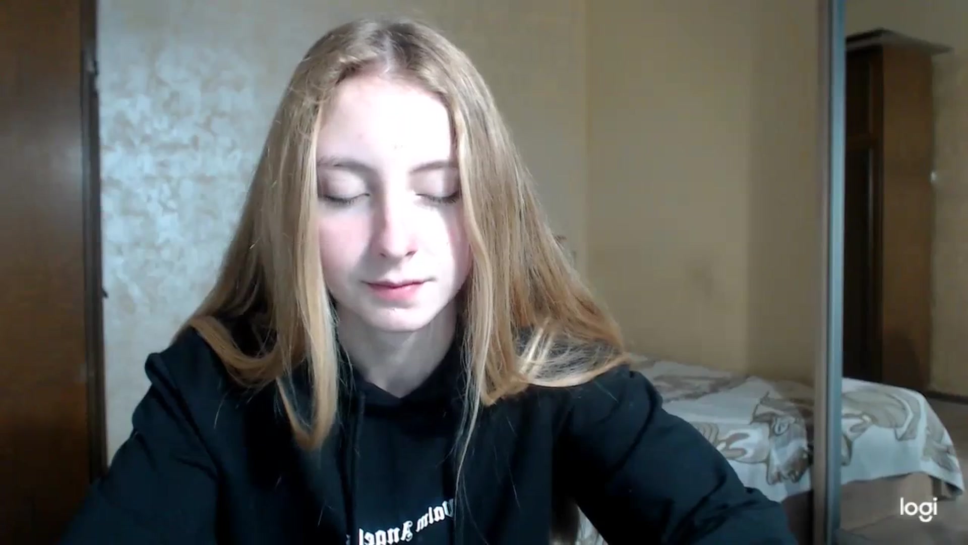 Gallery image thumbnail from LilCutie's myfreecams stream on, 11/22/2023, 13:51 image 5 of 20