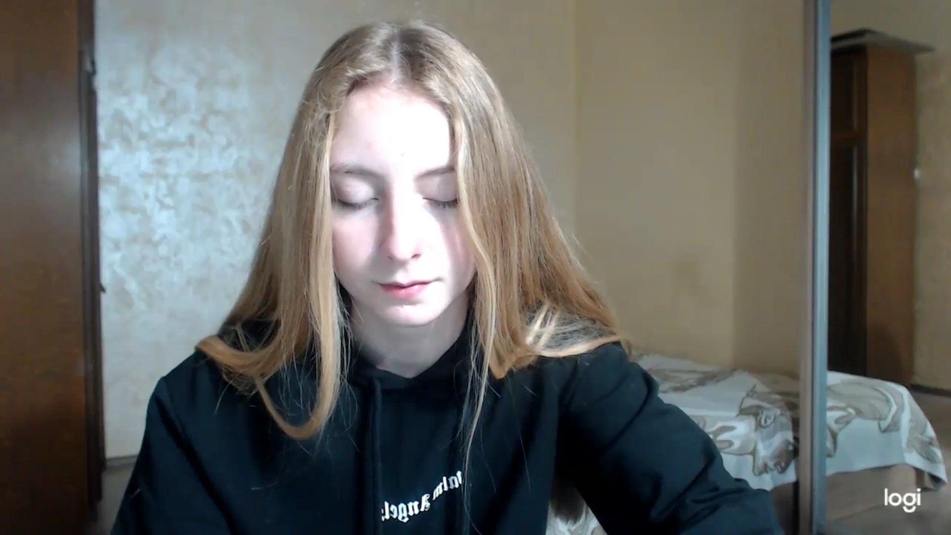 Gallery image thumbnail from LilCutie's myfreecams stream on, 11/22/2023, 13:51 image 3 of 20