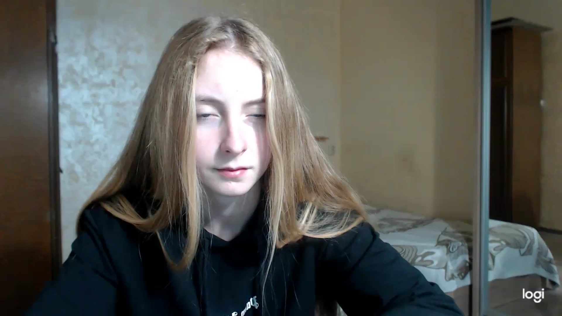 Gallery image thumbnail from LilCutie's myfreecams stream on, 11/22/2023, 13:51 image 19 of 20