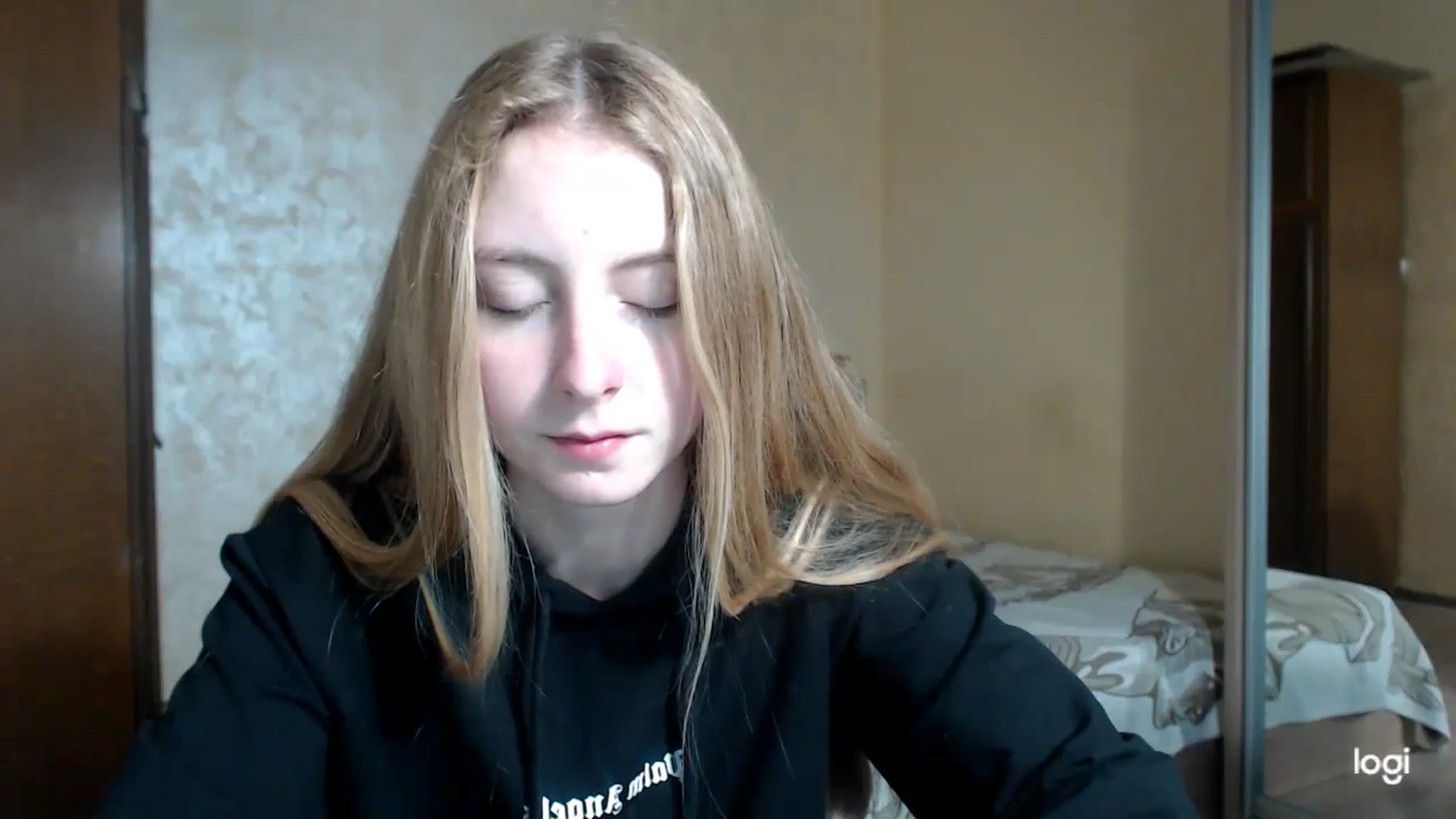 Gallery image thumbnail from LilCutie's myfreecams stream on, 11/22/2023, 13:51 image 7 of 20