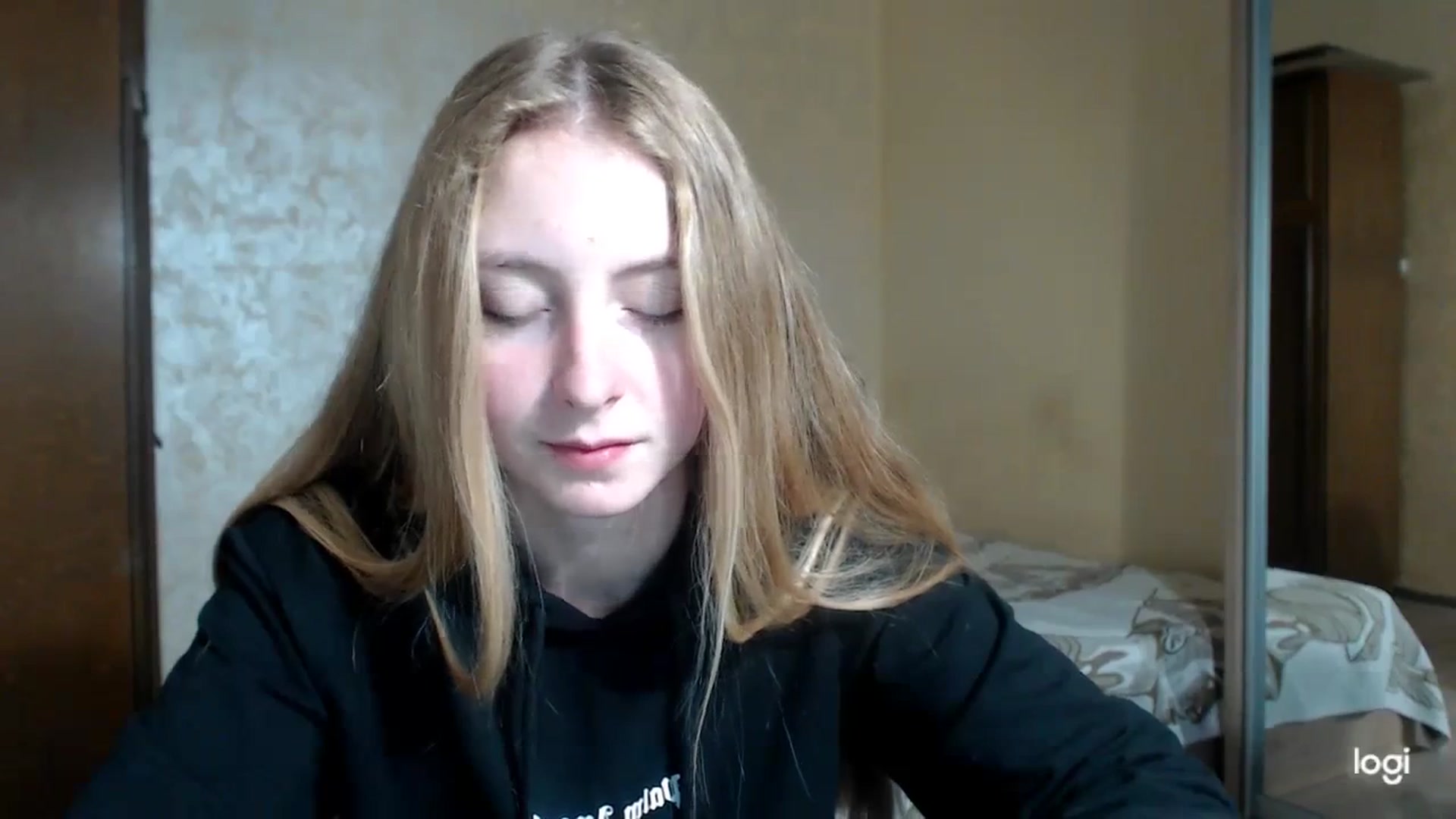 Gallery image thumbnail from LilCutie's myfreecams stream on, 11/22/2023, 13:51 image 11 of 20