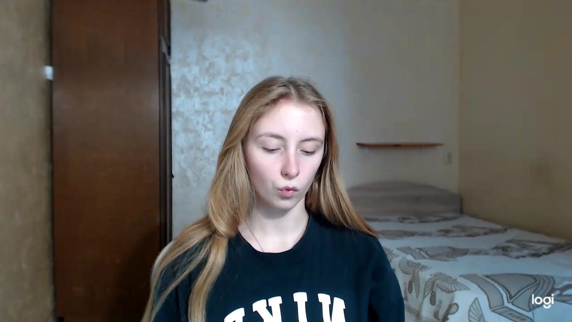 Gallery image thumbnail from LilCutie's myfreecams stream on, 11/30/2023, 12:52 image 18 of 20