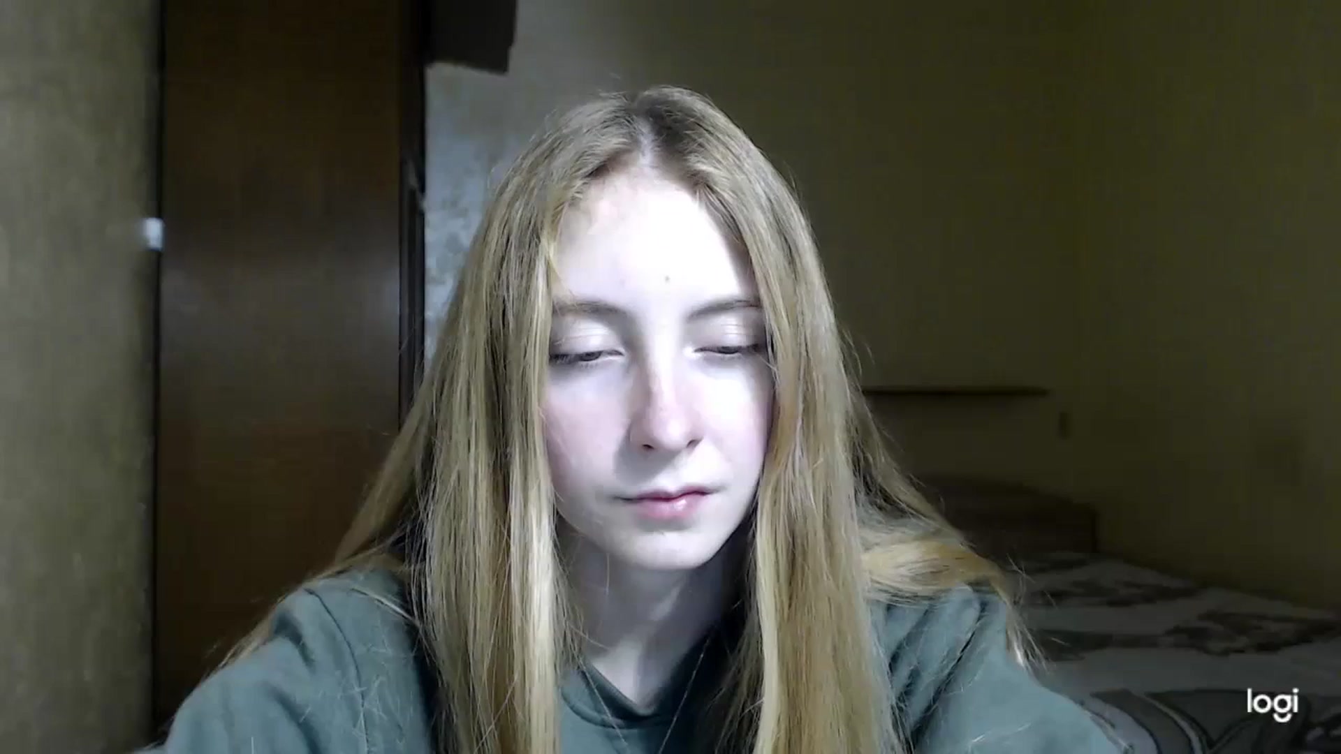 Gallery image thumbnail from LilCutie's myfreecams stream on, 12/01/2023, 15:33 image 12 of 20