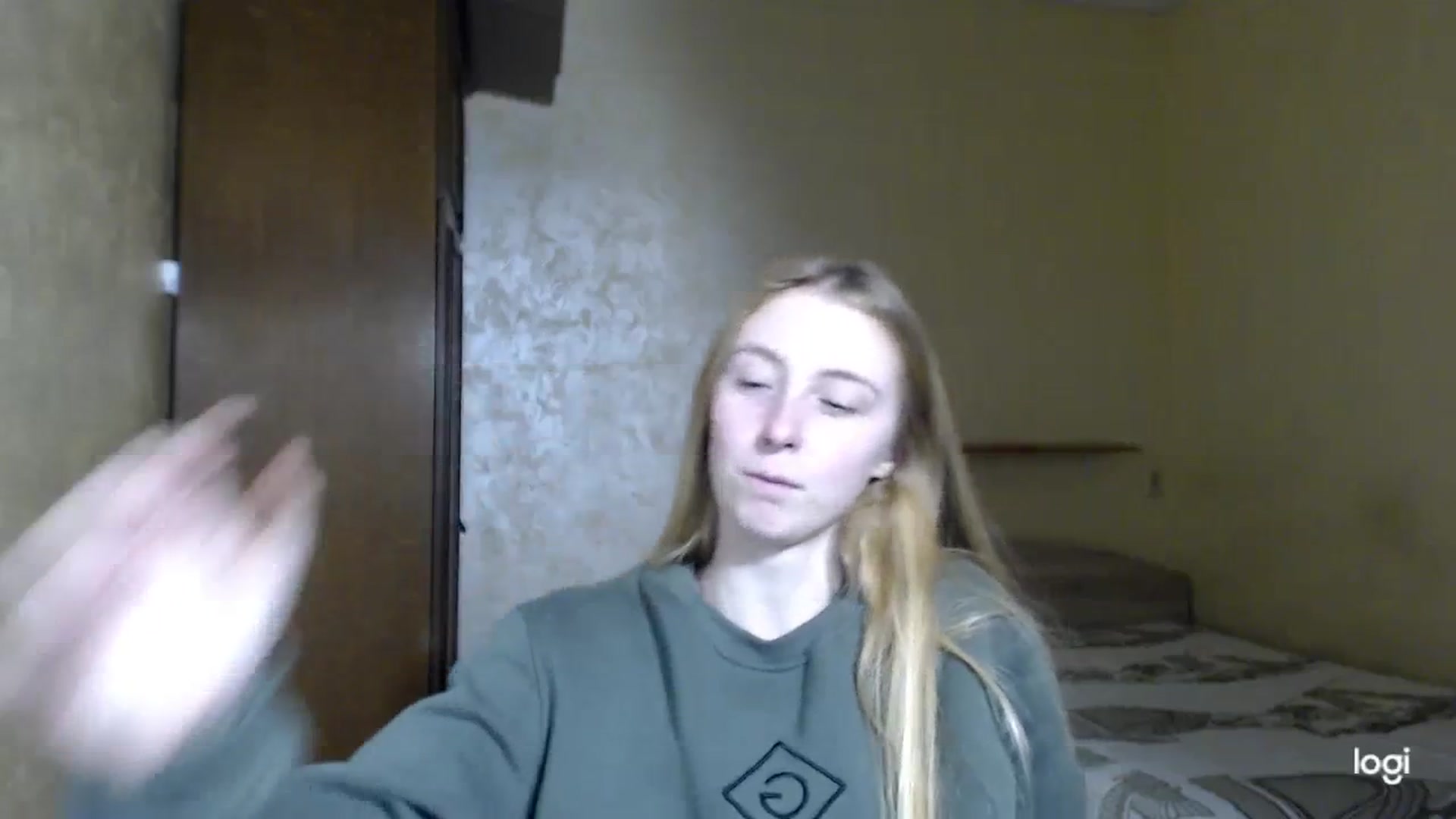 Gallery image thumbnail from LilCutie's myfreecams stream on, 12/01/2023, 17:17 image 6 of 20
