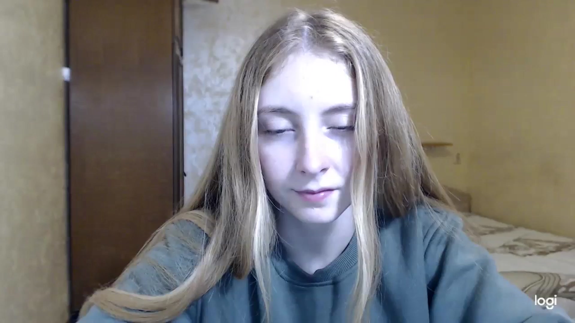 Gallery image thumbnail from LilCutie's myfreecams stream on, 12/02/2023, 18:20 image 4 of 20
