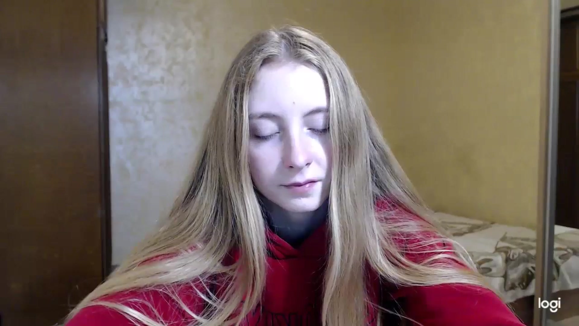 Gallery image thumbnail from LilCutie's myfreecams stream on, 12/03/2023, 17:29 image 10 of 20