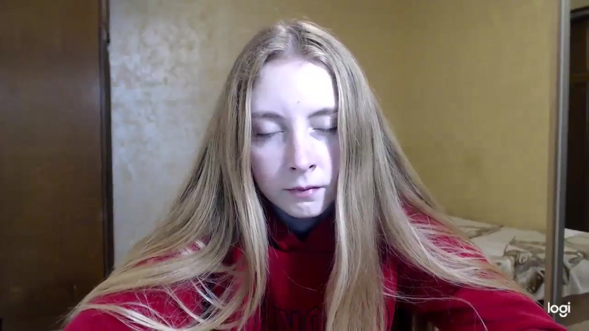 Gallery image thumbnail from LilCutie's myfreecams stream on, 12/03/2023, 17:29 image 7 of 20