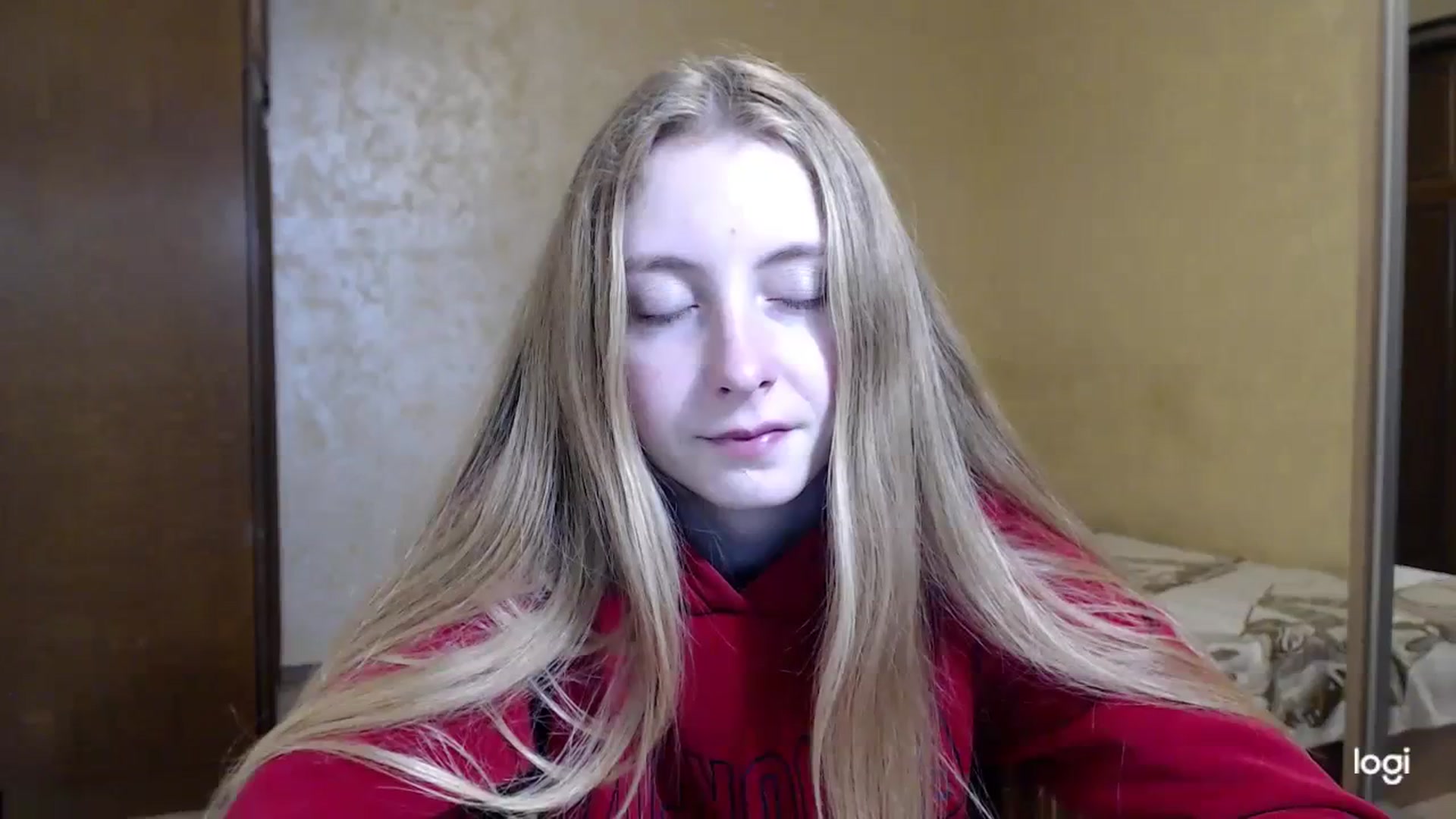Gallery image thumbnail from LilCutie's myfreecams stream on, 12/03/2023, 17:29 image 13 of 20