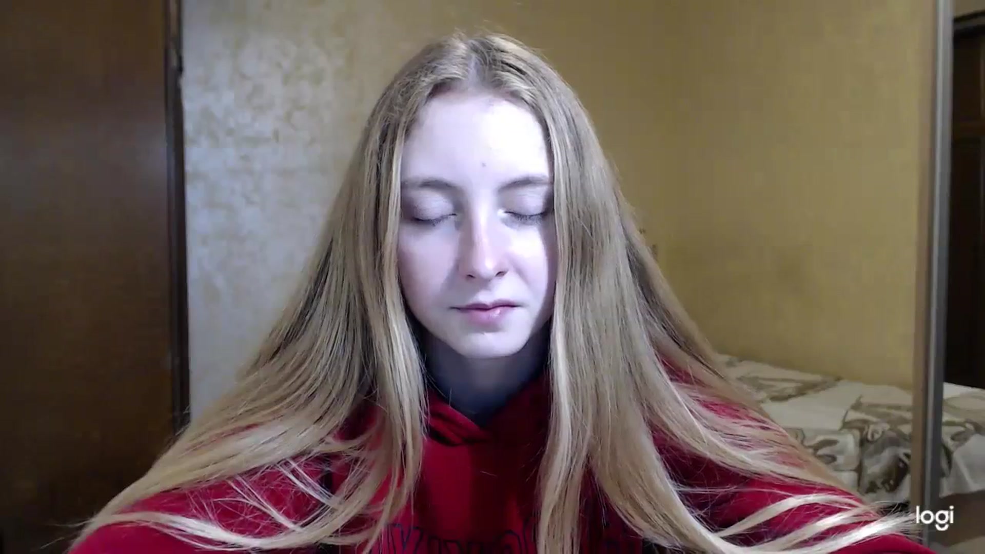 Gallery image thumbnail from LilCutie's myfreecams stream on, 12/03/2023, 17:29 image 4 of 20