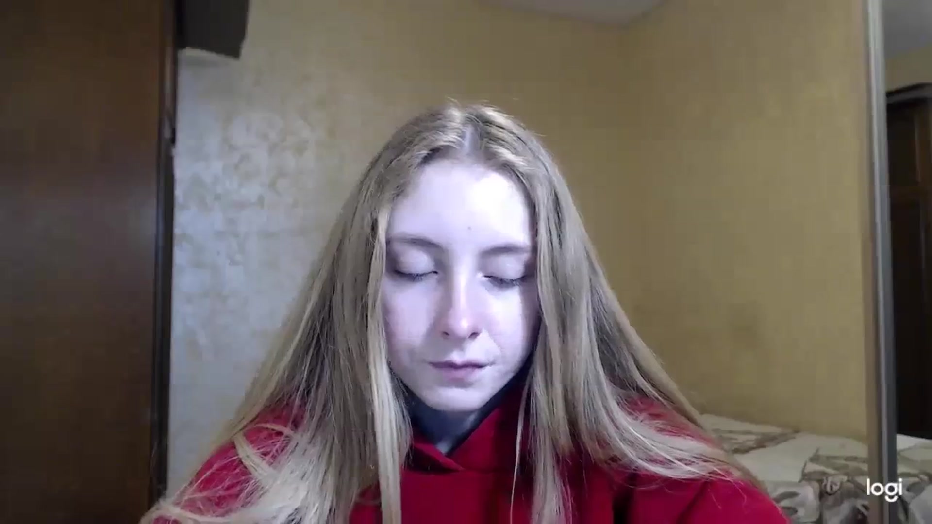 Gallery image thumbnail from LilCutie's myfreecams stream on, 12/03/2023, 18:52 image 15 of 20