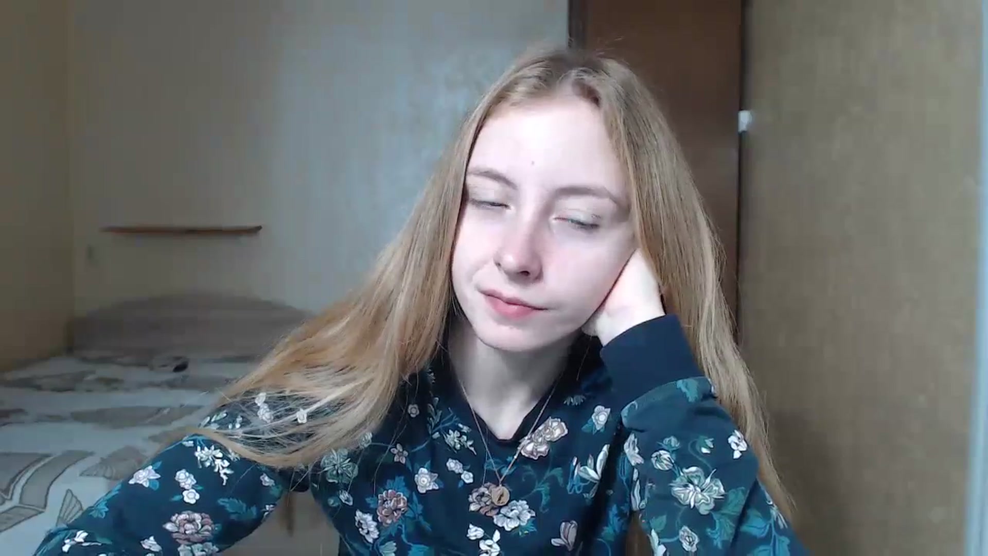 Gallery image thumbnail from LilCutie's myfreecams stream on, 12/05/2023, 08:53 image 15 of 20