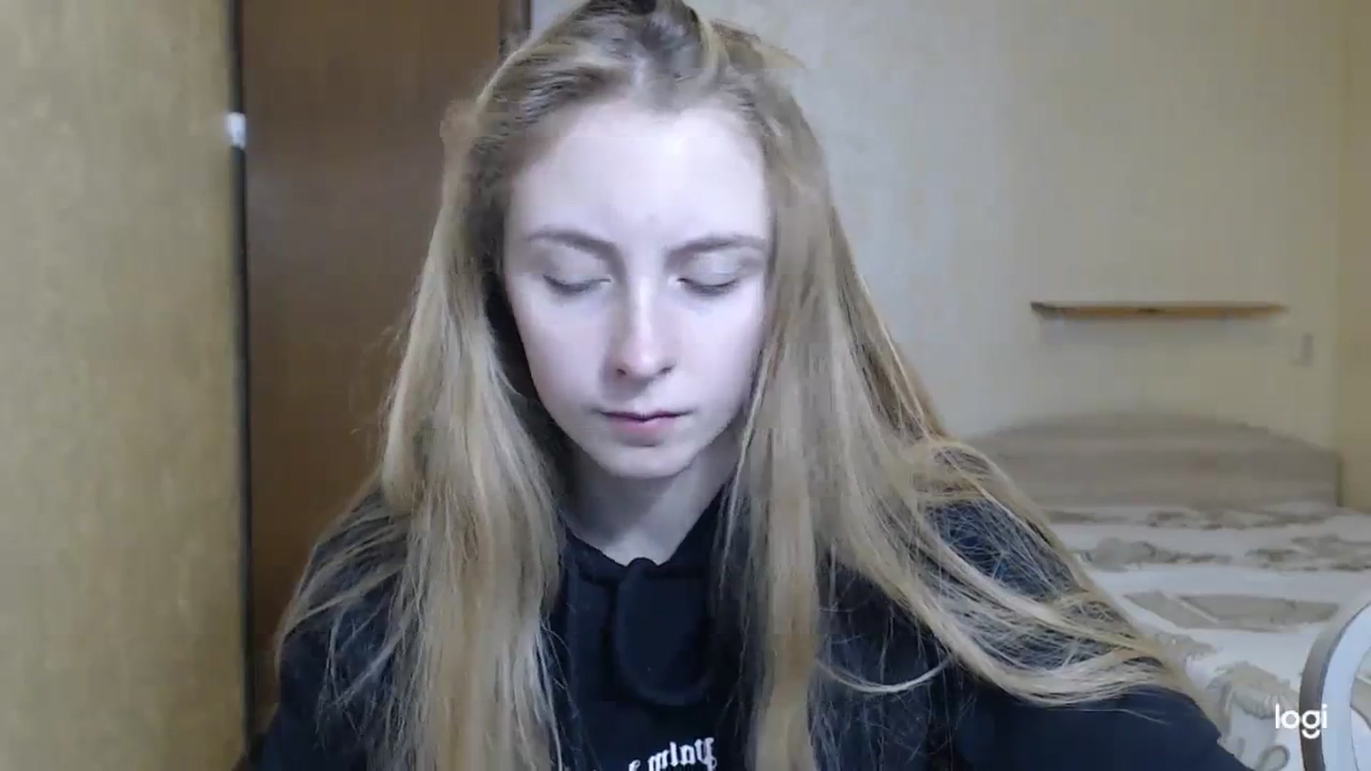 Gallery image thumbnail from LilCutie's myfreecams stream on, 12/08/2023, 12:03 image 15 of 20