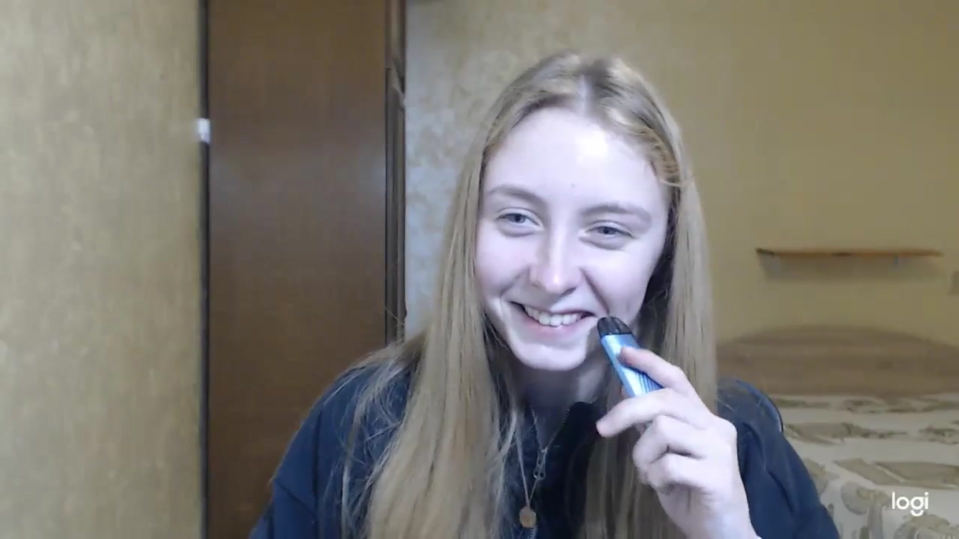 Gallery image thumbnail from LilCutie's myfreecams stream on, 12/12/2023, 15:33 image 17 of 20