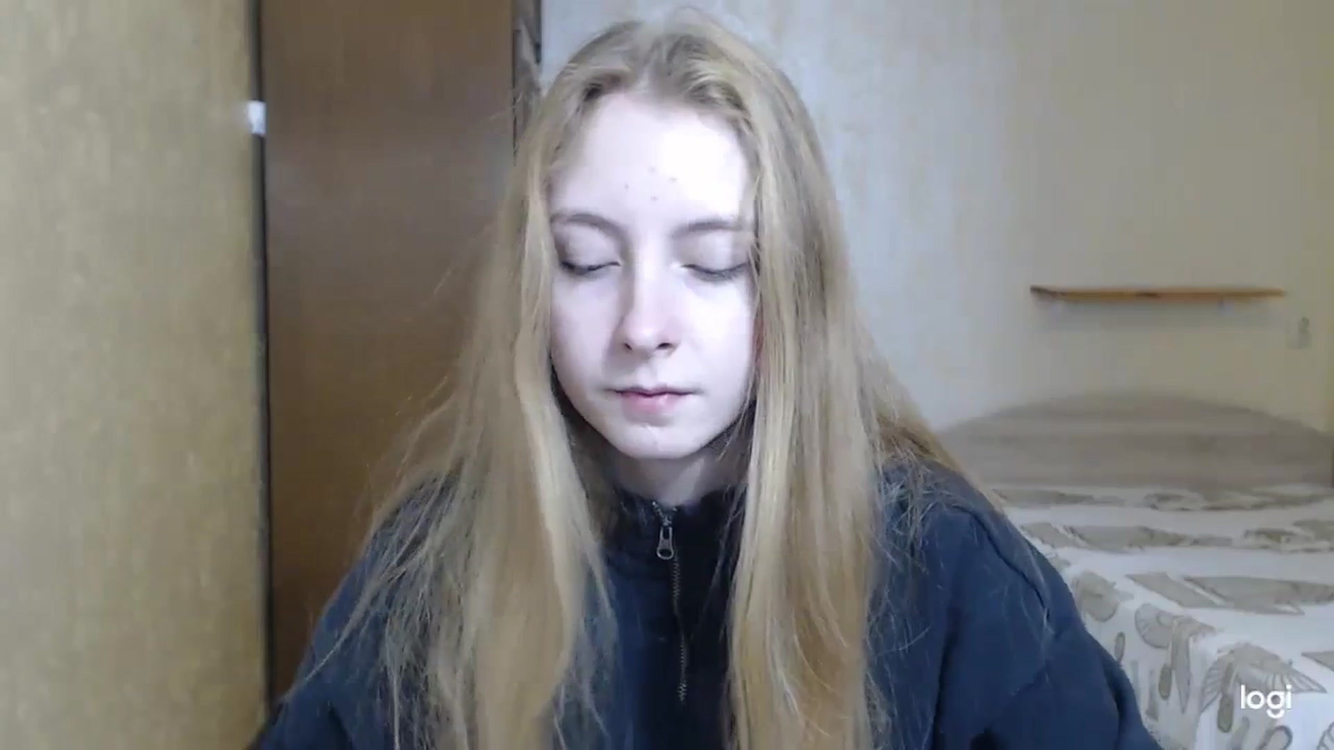 Gallery image thumbnail from LilCutie's myfreecams stream on, 12/18/2023, 10:05 image 4 of 20