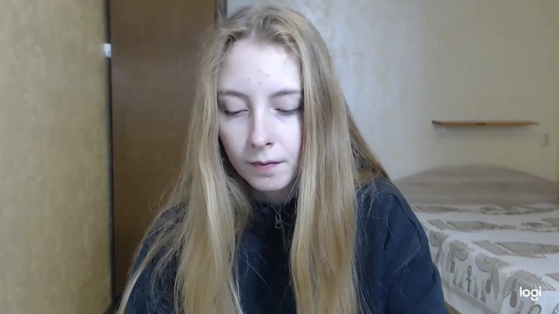 Gallery image thumbnail from LilCutie's myfreecams stream on, 12/18/2023, 10:05 image 15 of 20