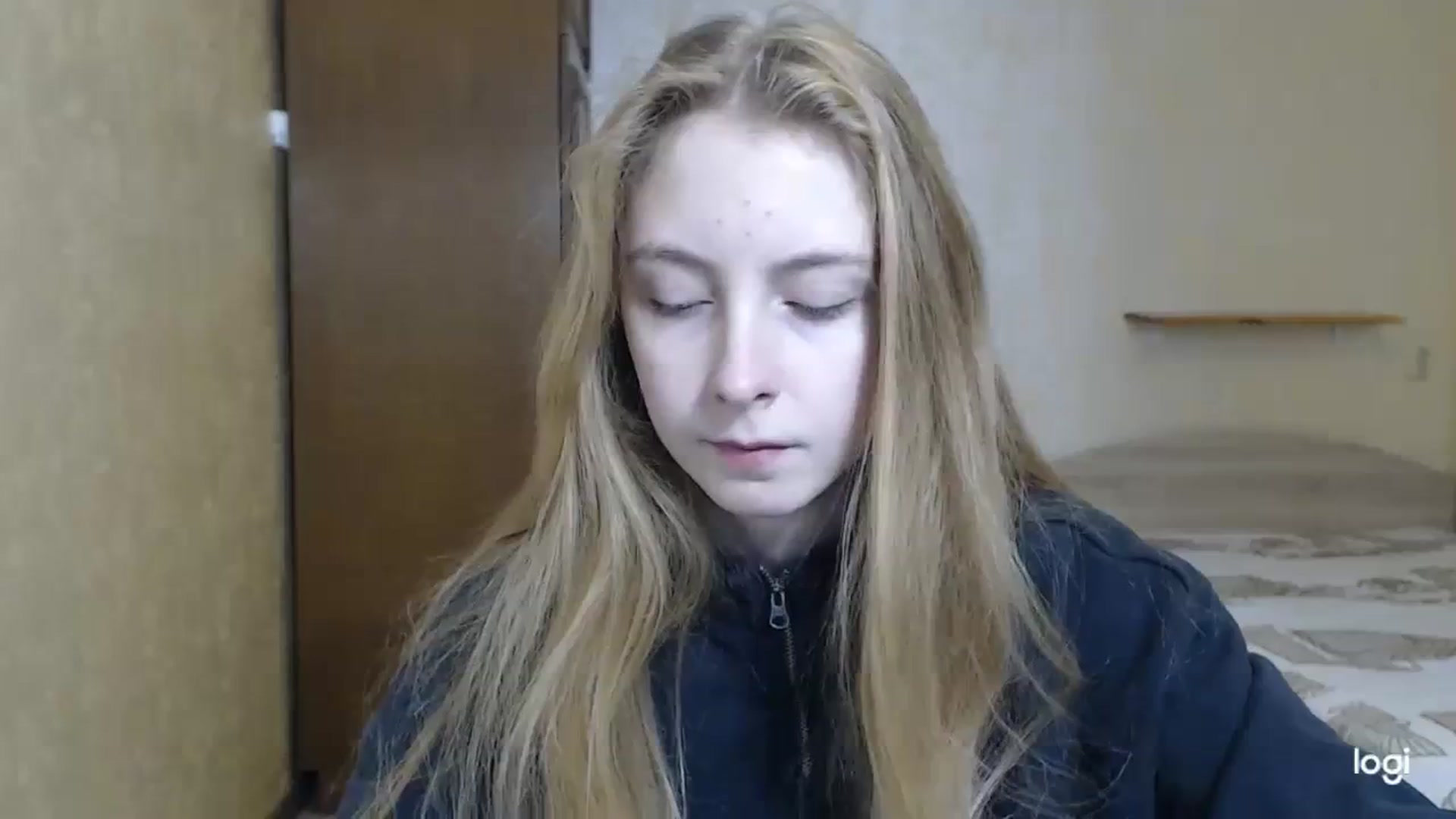 Gallery image thumbnail from LilCutie's myfreecams stream on, 12/18/2023, 10:05 image 17 of 20