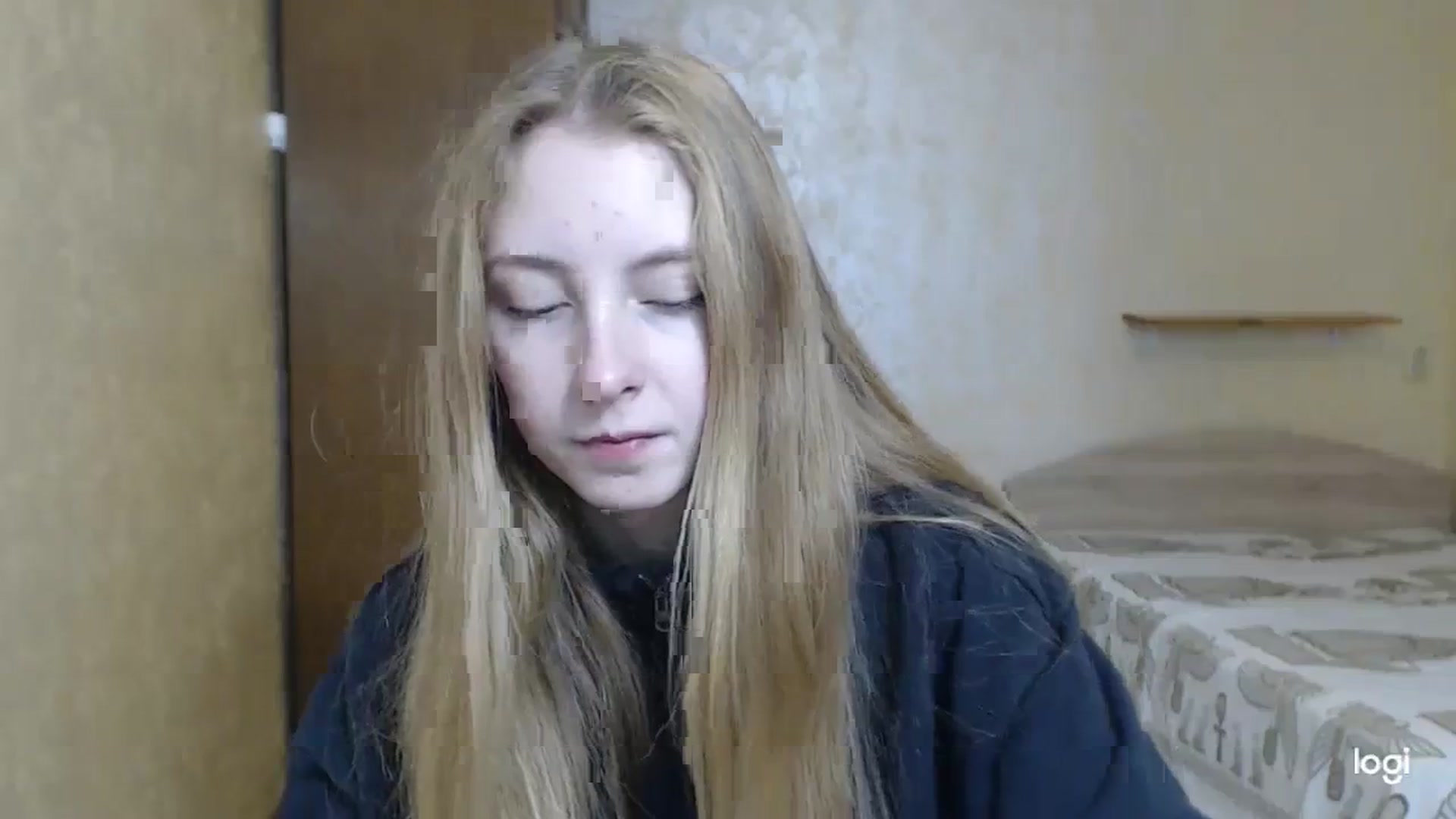 Gallery image thumbnail from LilCutie's myfreecams stream on, 12/18/2023, 11:28 image 17 of 20