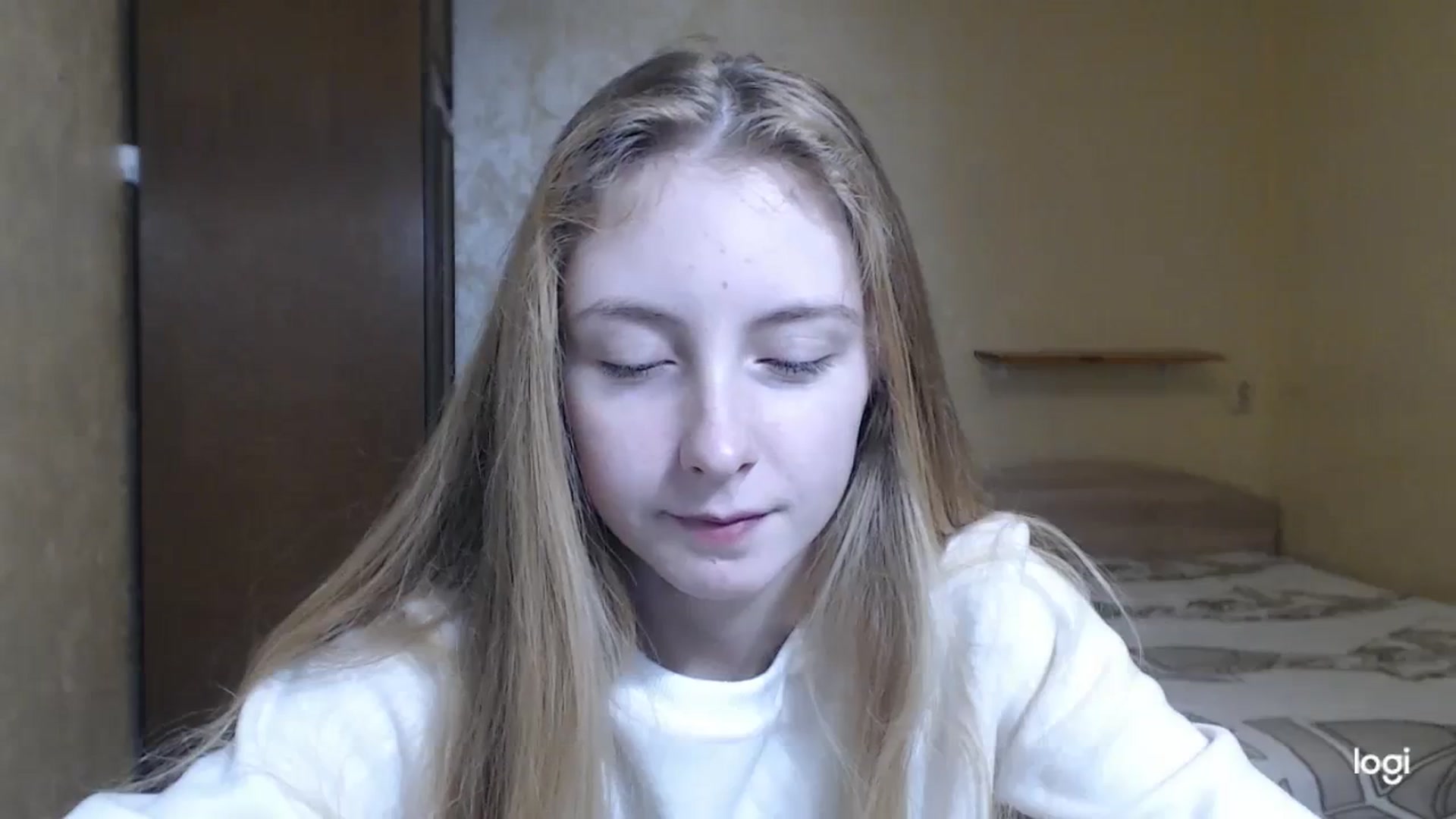 Gallery image thumbnail from LilCutie's myfreecams stream on, 12/20/2023, 15:20 image 11 of 20