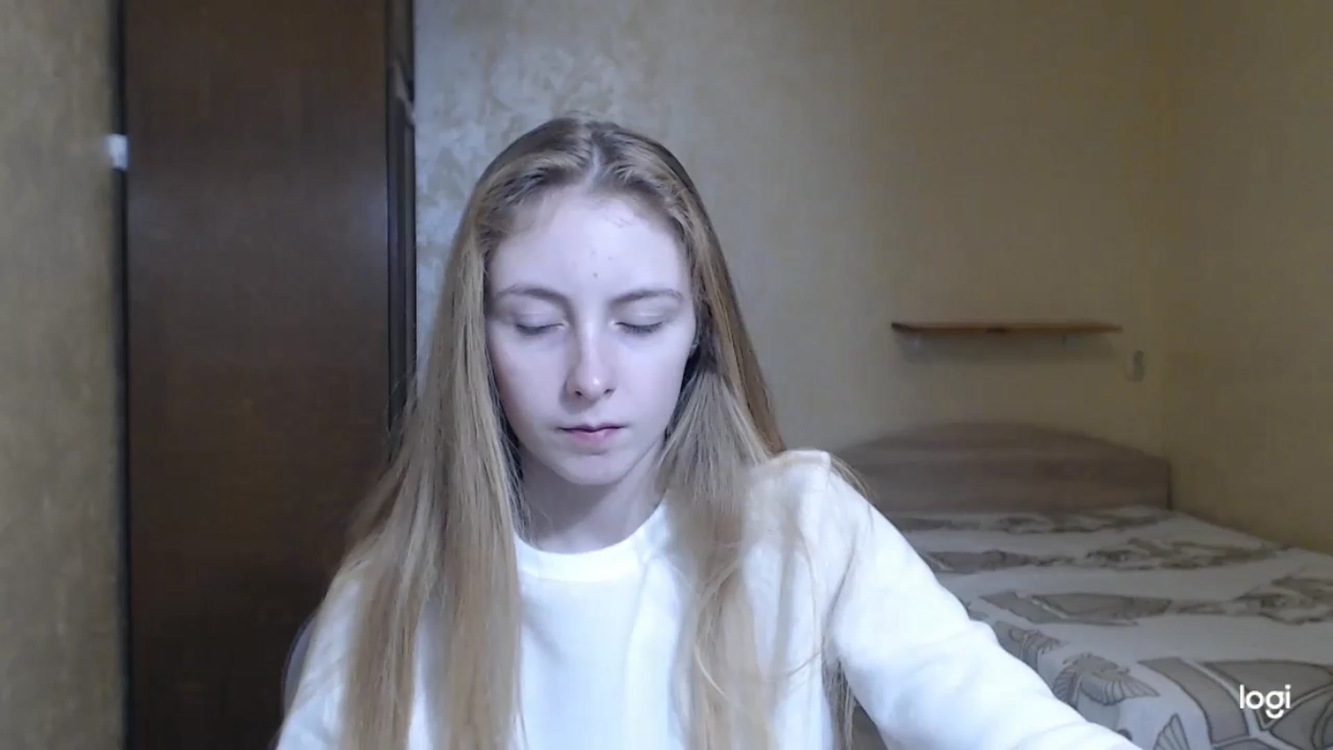 Gallery image thumbnail from LilCutie's myfreecams stream on, 12/20/2023, 15:20 image 7 of 20