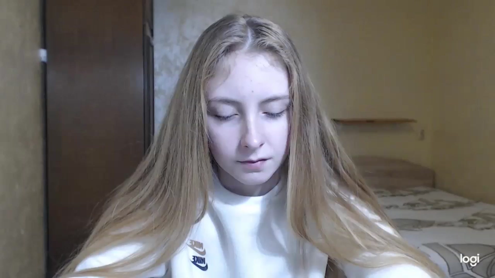 Gallery image thumbnail from LilCutie's myfreecams stream on, 12/20/2023, 15:20 image 18 of 20