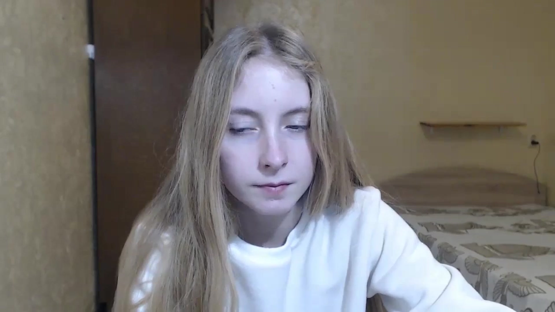 Gallery image thumbnail from LilCutie's myfreecams stream on, 12/22/2023, 15:38 image 4 of 20