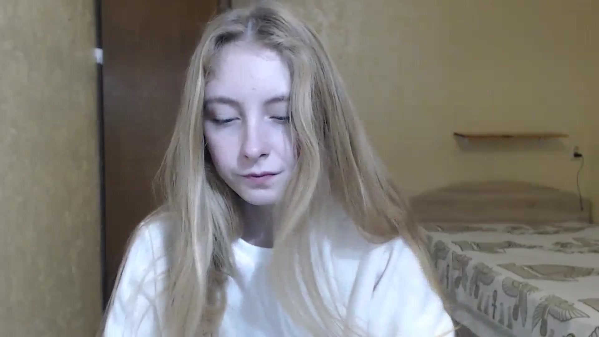 Gallery image thumbnail from LilCutie's myfreecams stream on, 12/22/2023, 15:38 image 14 of 20