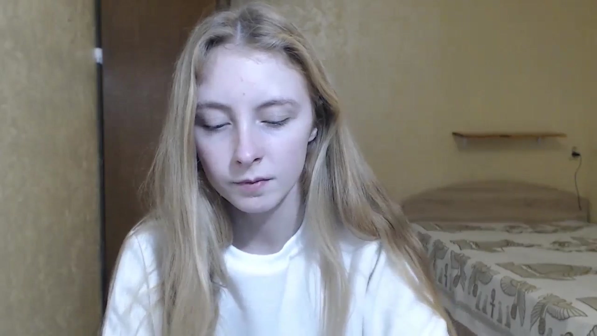 Gallery image thumbnail from LilCutie's myfreecams stream on, 12/22/2023, 15:38 image 15 of 20