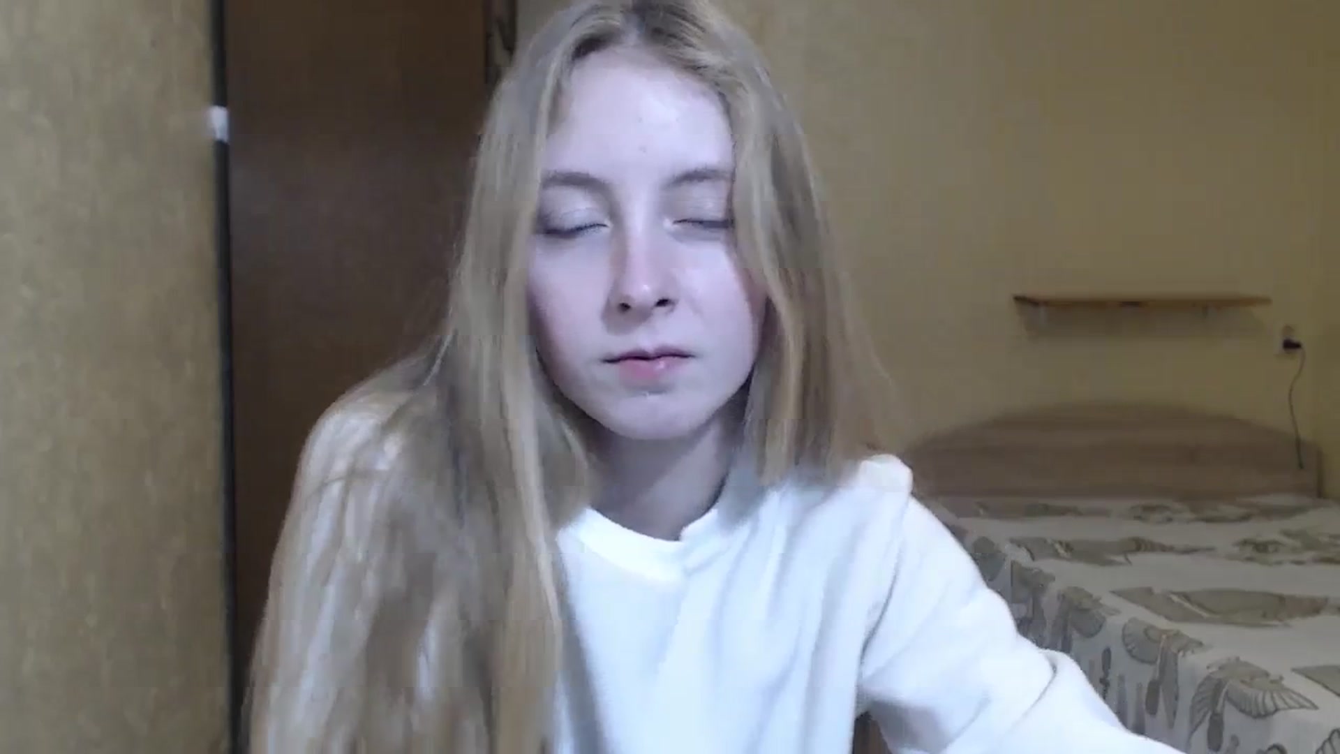 Gallery image thumbnail from LilCutie's myfreecams stream on, 12/22/2023, 15:38 image 5 of 20