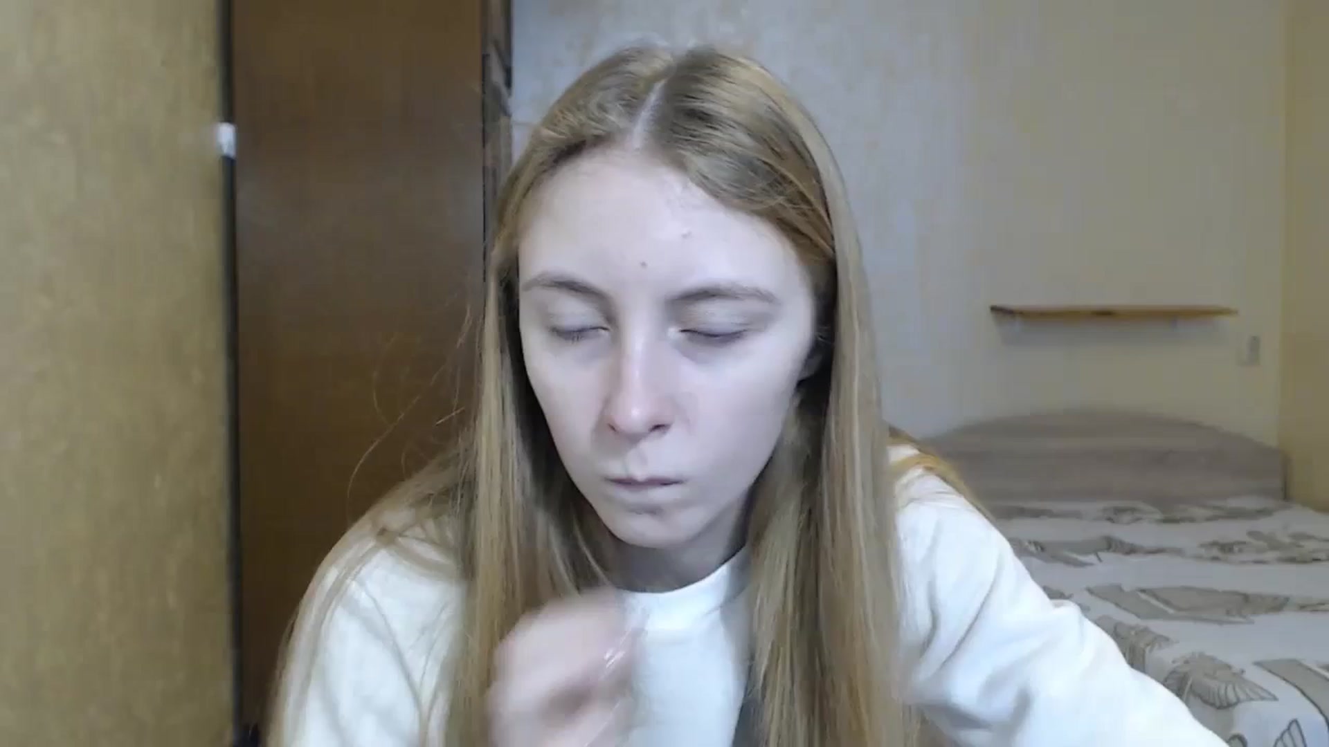 Gallery image thumbnail from LilCutie's myfreecams stream on, 12/31/2023, 10:32 image 16 of 20