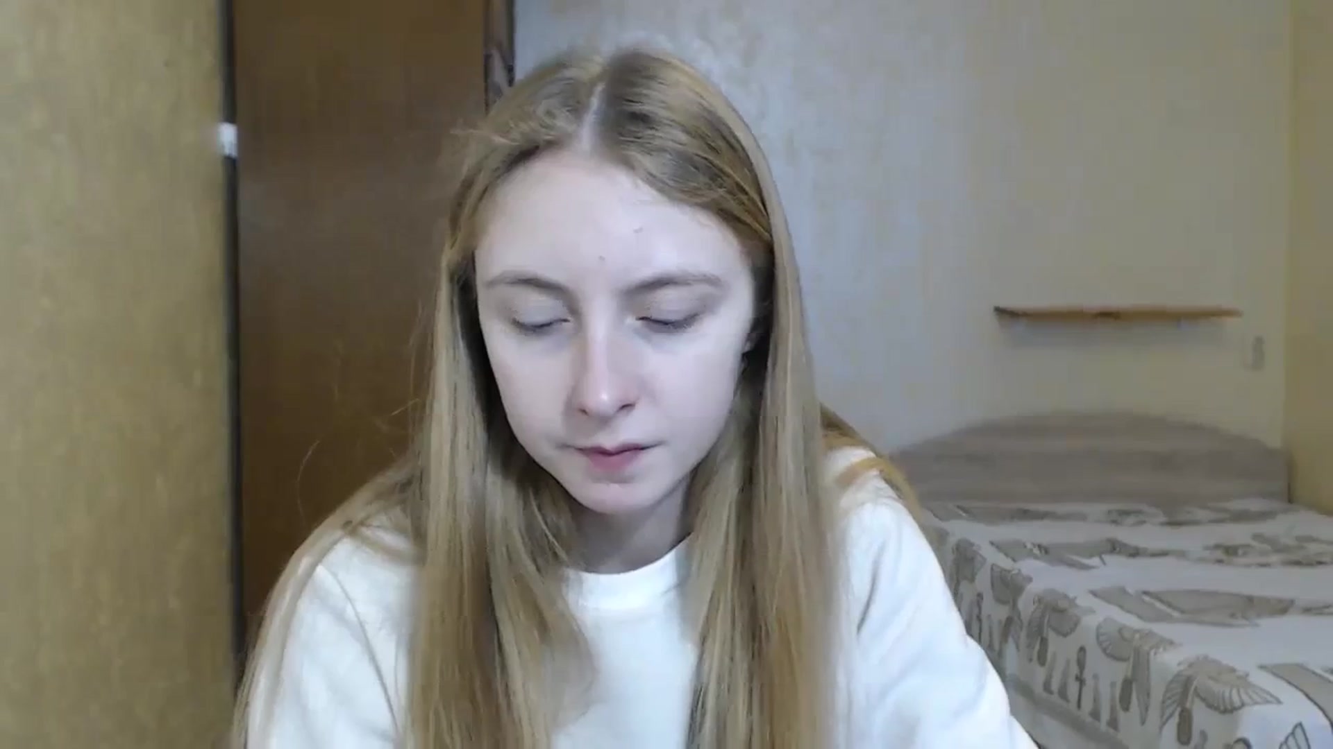 Gallery image thumbnail from LilCutie's myfreecams stream on, 12/31/2023, 10:32 image 17 of 20