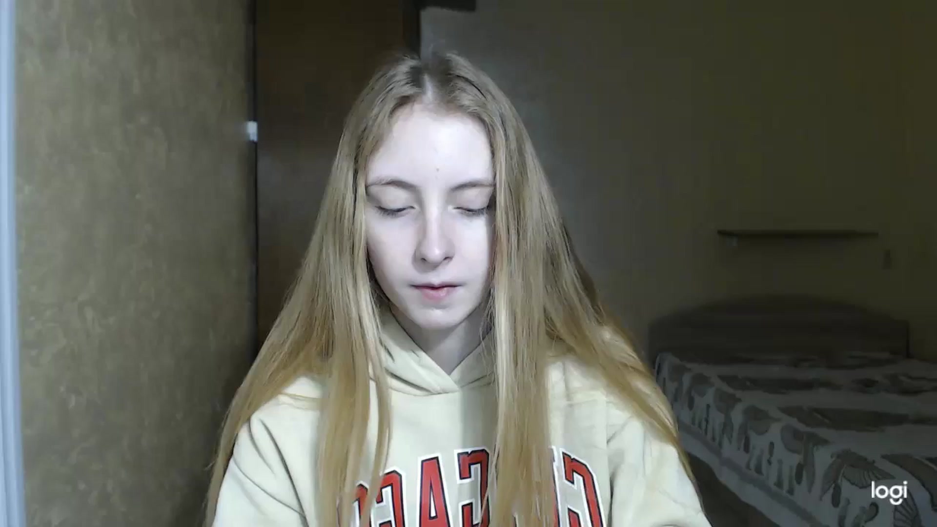 Gallery image thumbnail from LilCutie's myfreecams stream on, 01/31/2024, 15:20 image 13 of 20