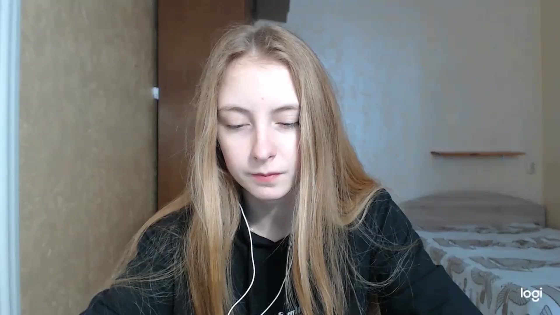 Gallery image thumbnail from LilCutie's myfreecams stream on, 02/02/2024, 11:32 image 6 of 20