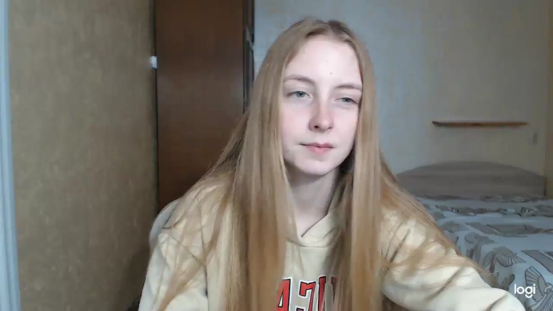 Gallery image thumbnail from LilCutie's myfreecams stream on, 03/19/2024, 14:14 image 12 of 20