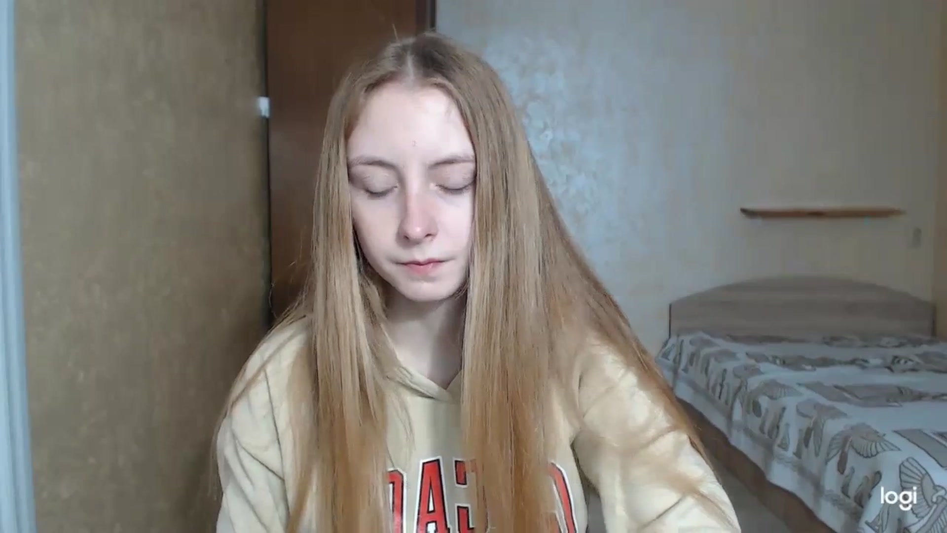 Gallery image thumbnail from LilCutie's myfreecams stream on, 03/19/2024, 14:14 image 14 of 20