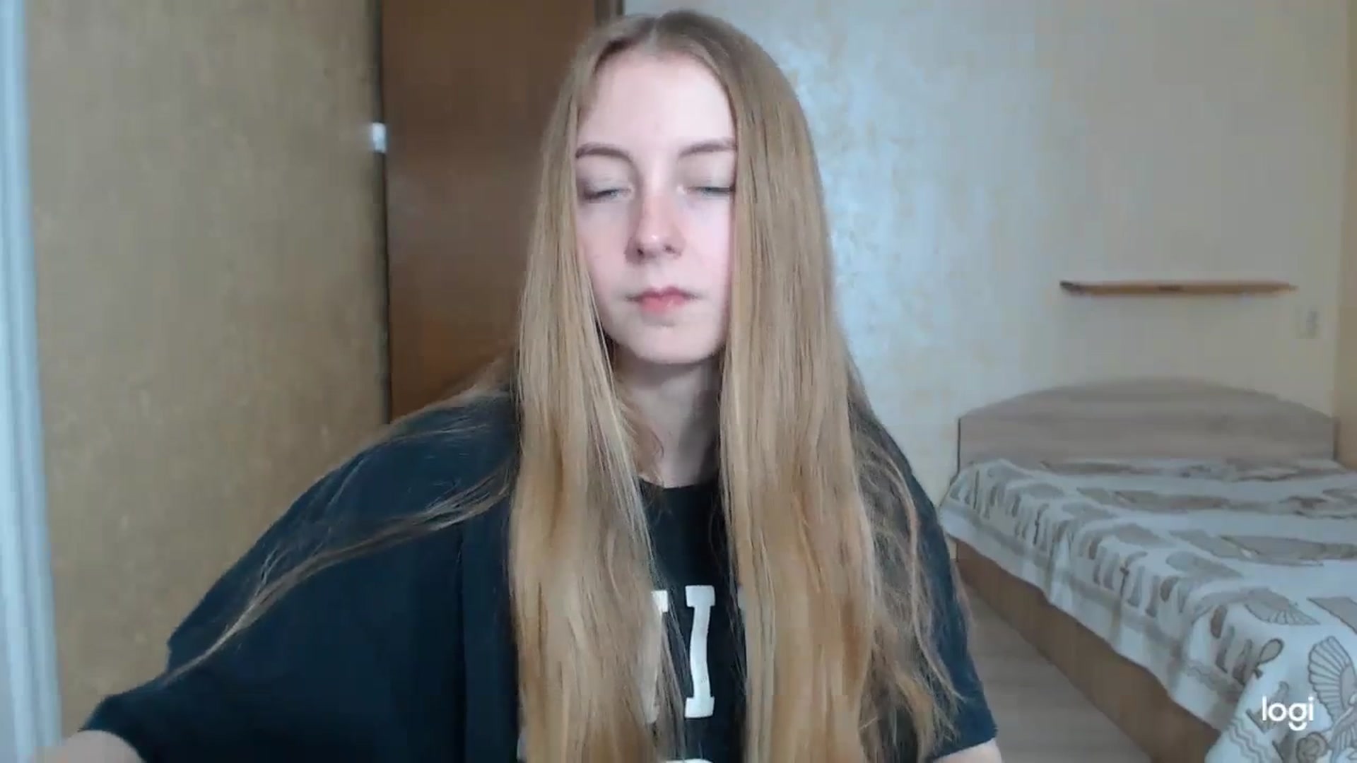 Gallery image thumbnail from LilCutie's myfreecams stream on, 04/05/2024, 12:28 image 13 of 20