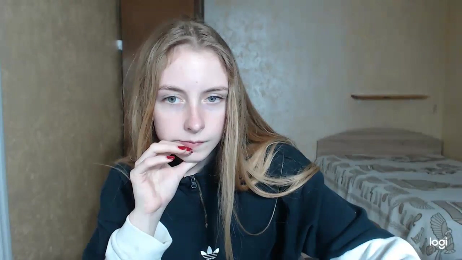 Gallery image thumbnail from LilCutie's myfreecams stream on, 04/29/2024, 17:12 image 7 of 20